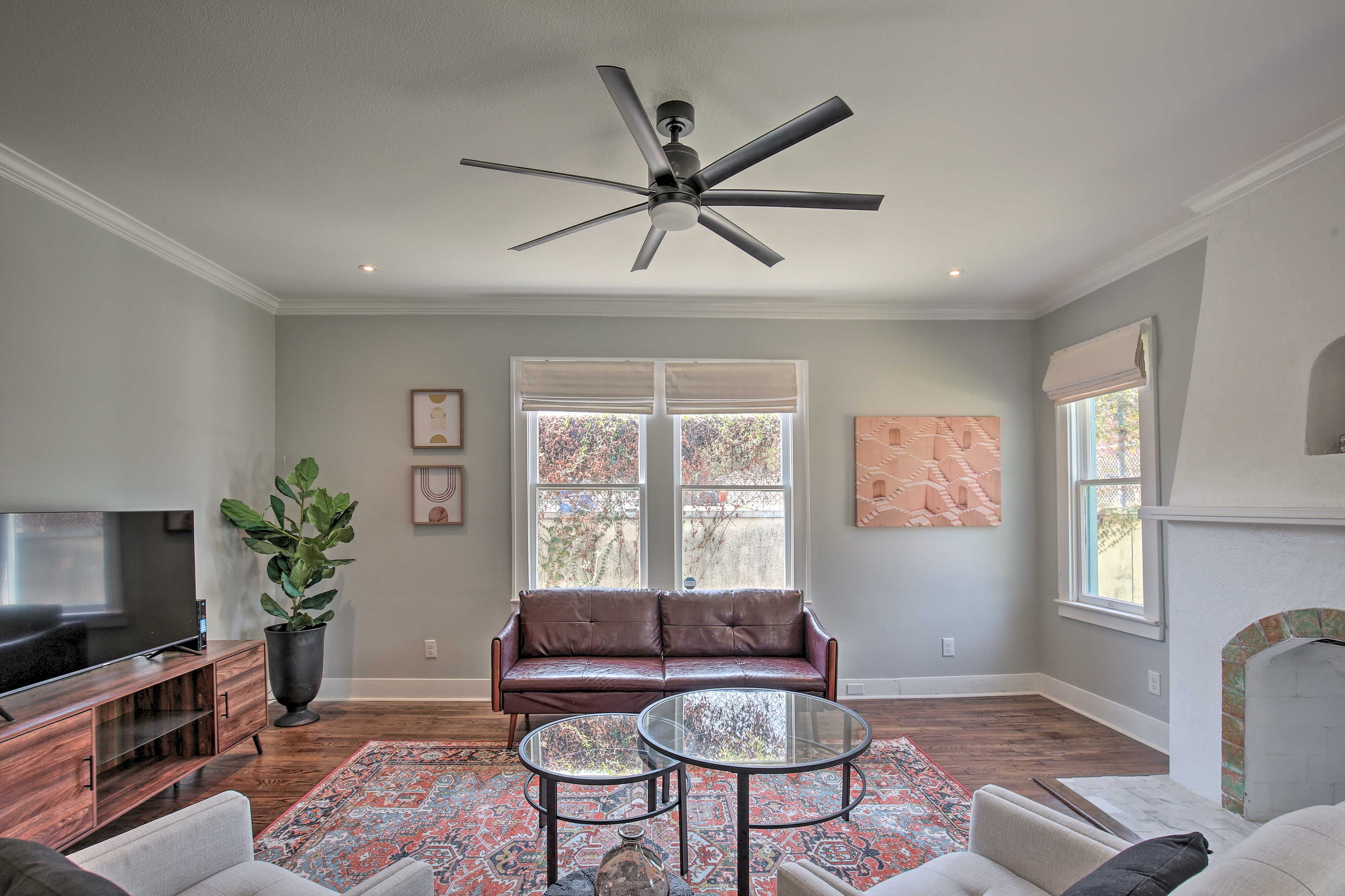 Living Room | Smart TV