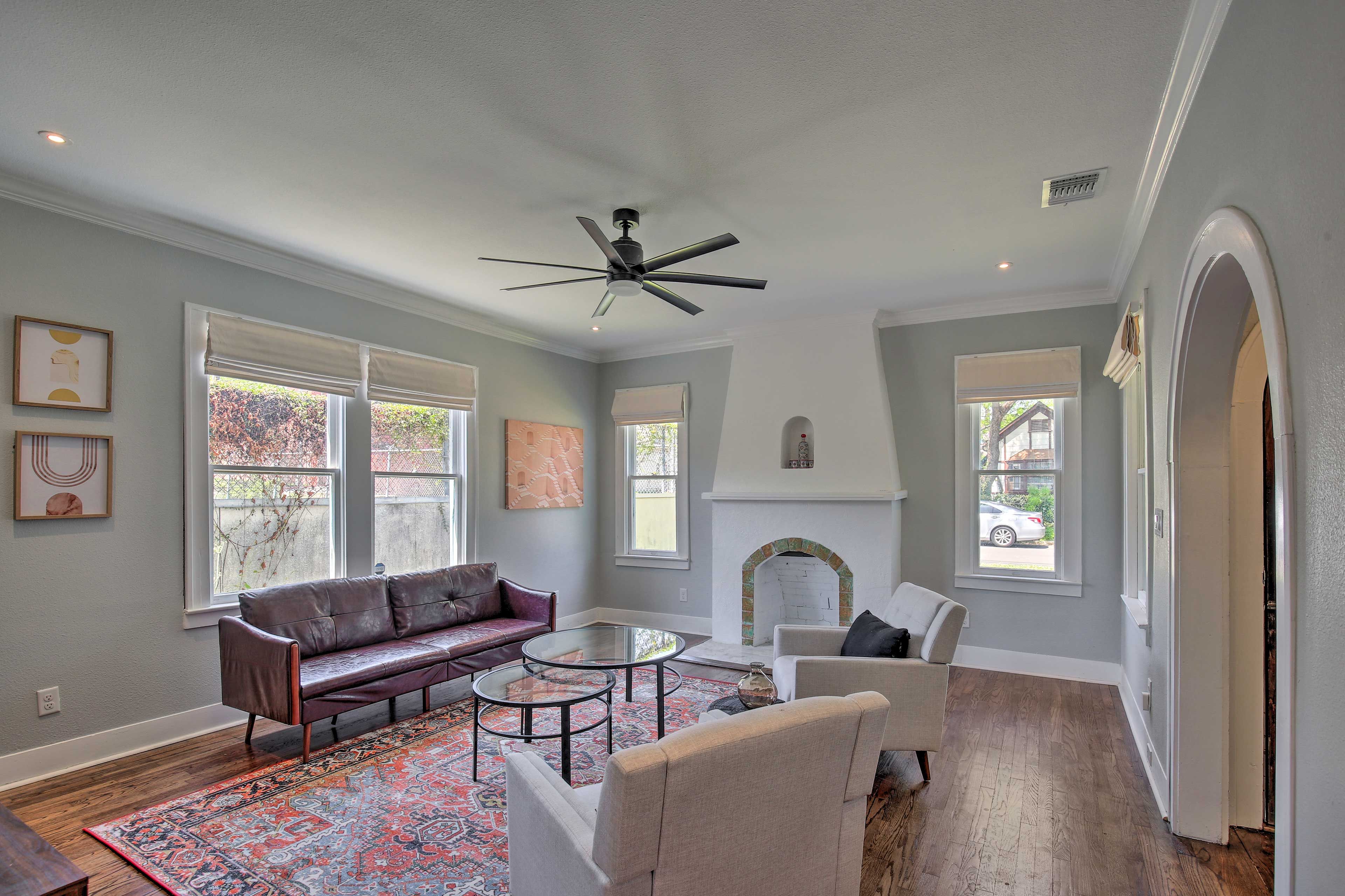 Living Room | Central A/C + Heating