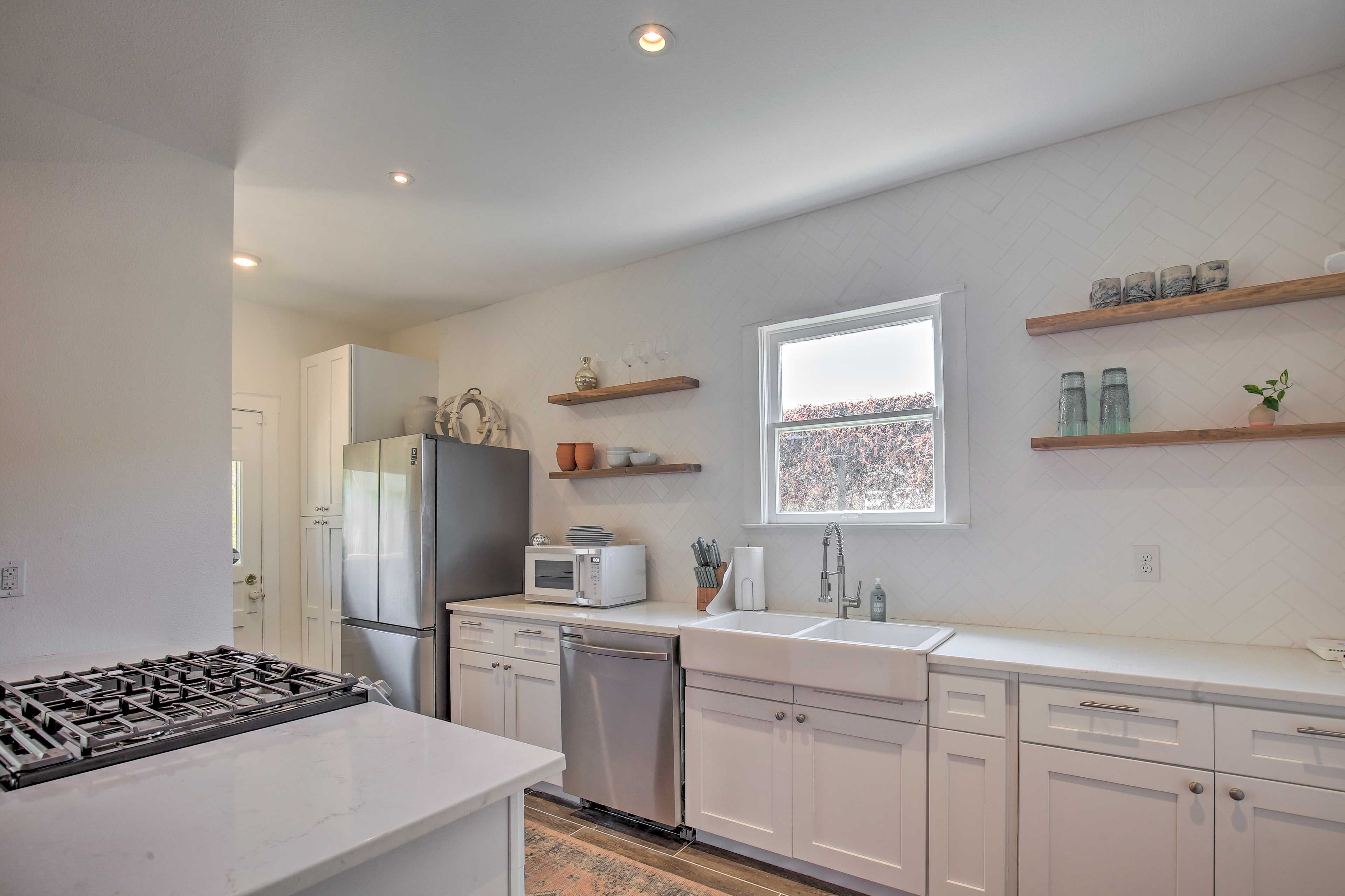 Kitchen | Trash Bags + Paper Towels