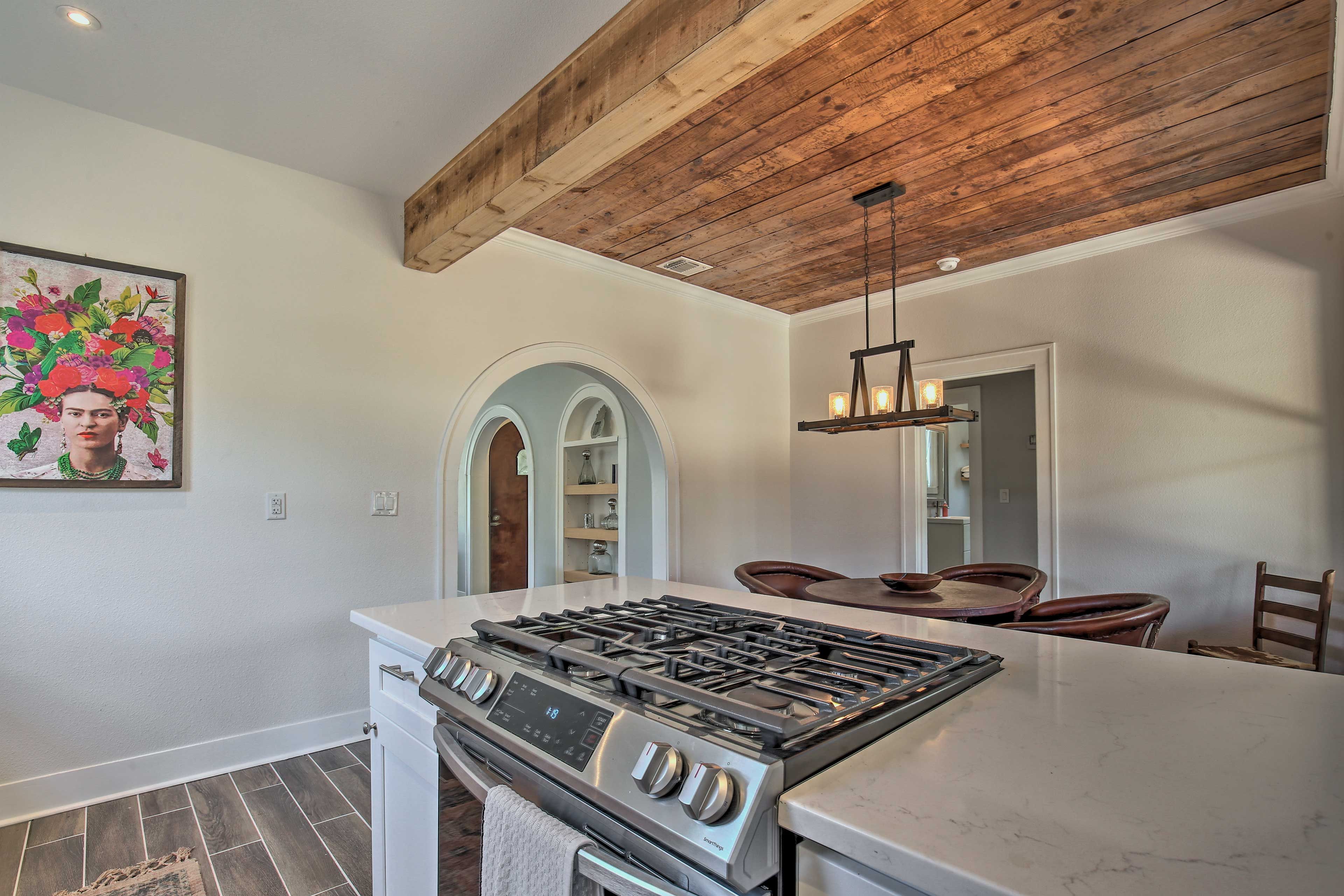 Kitchen | Dining Area