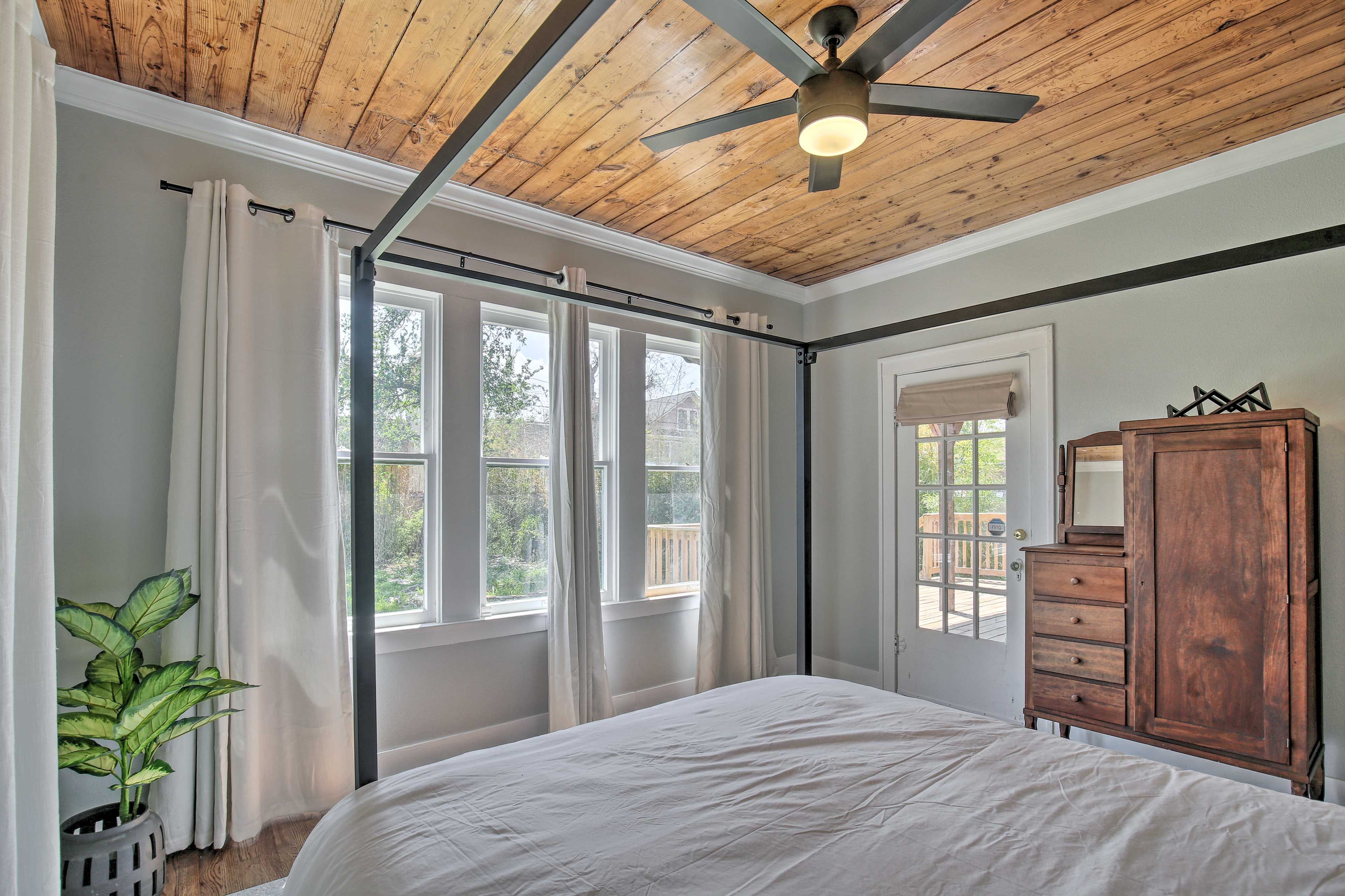 Bedroom 1 | Linens Provided