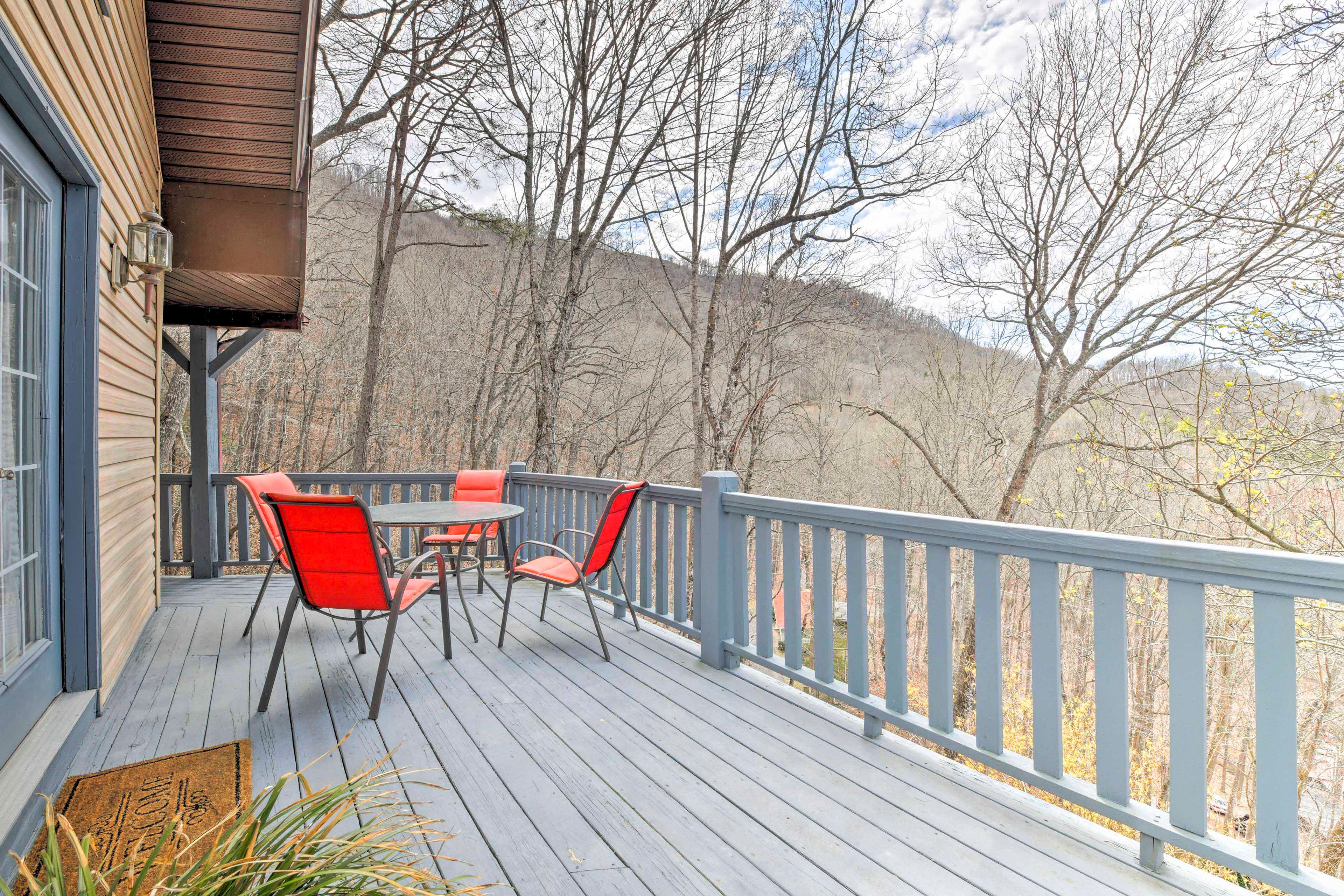 Furnished Deck | Outdoor Dining | Lounge Furniture | Mountain Views | Gas Grill