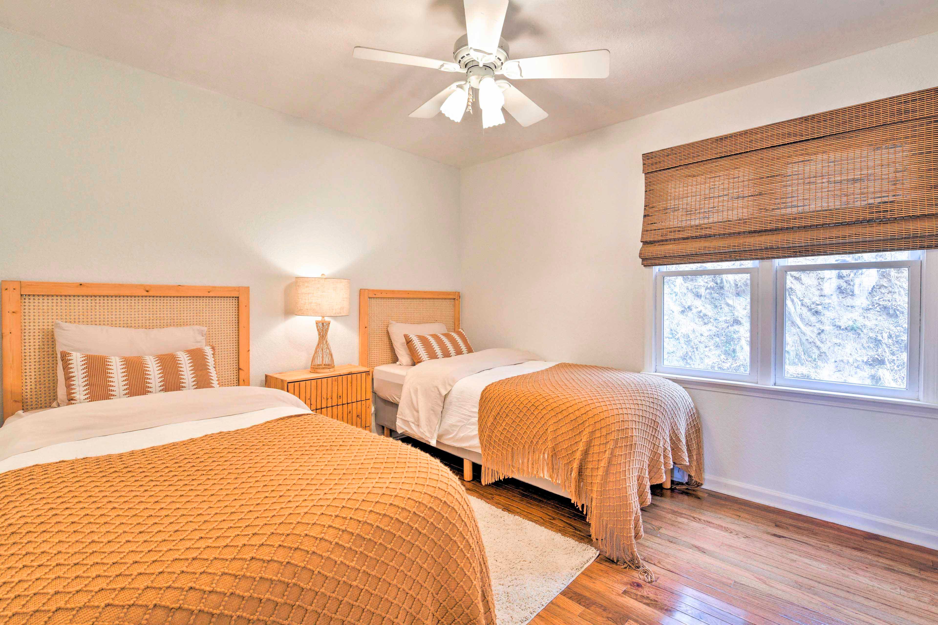 Bedroom 2 | 2 Twin Beds
