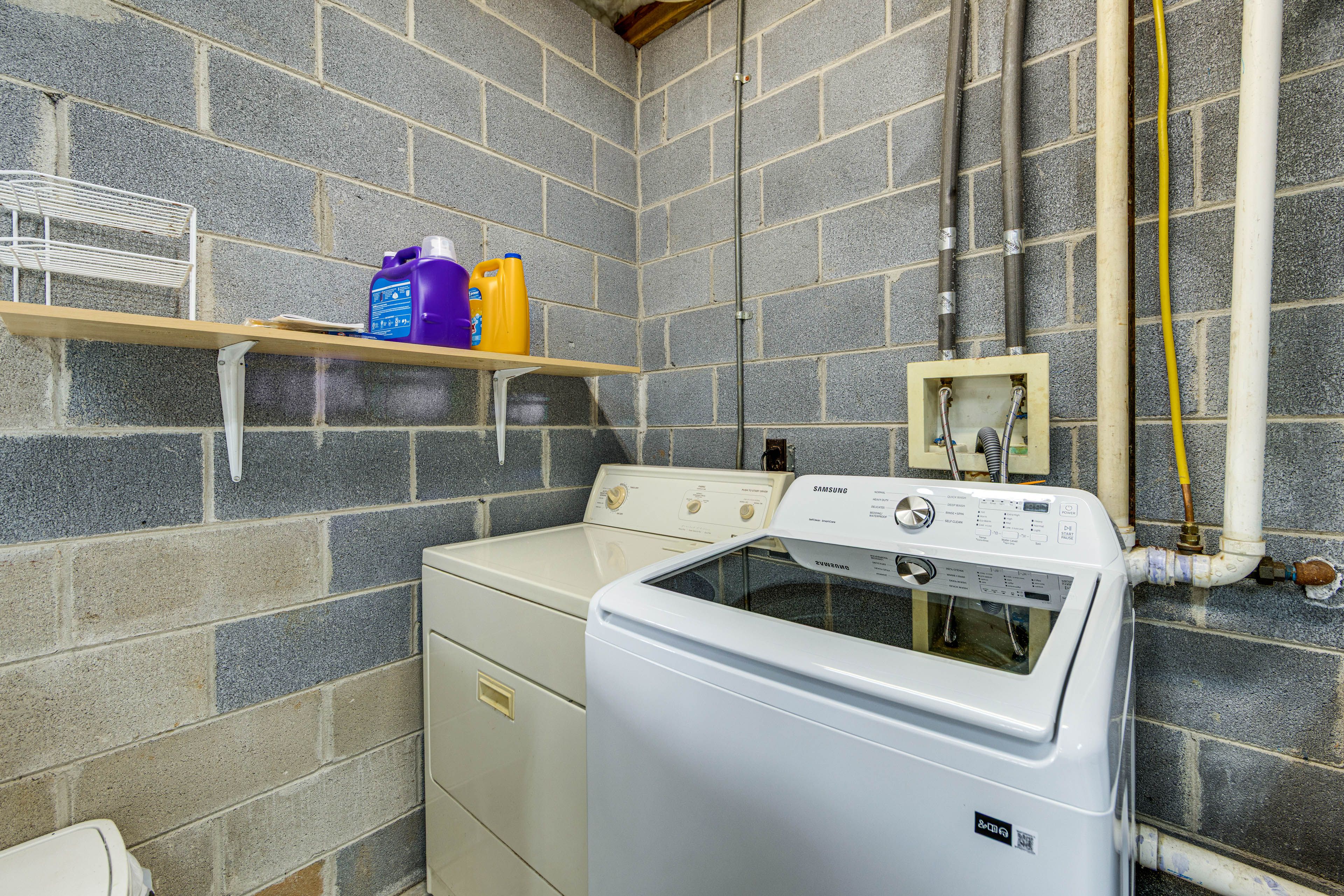 Laundry Area | Detergent Provided