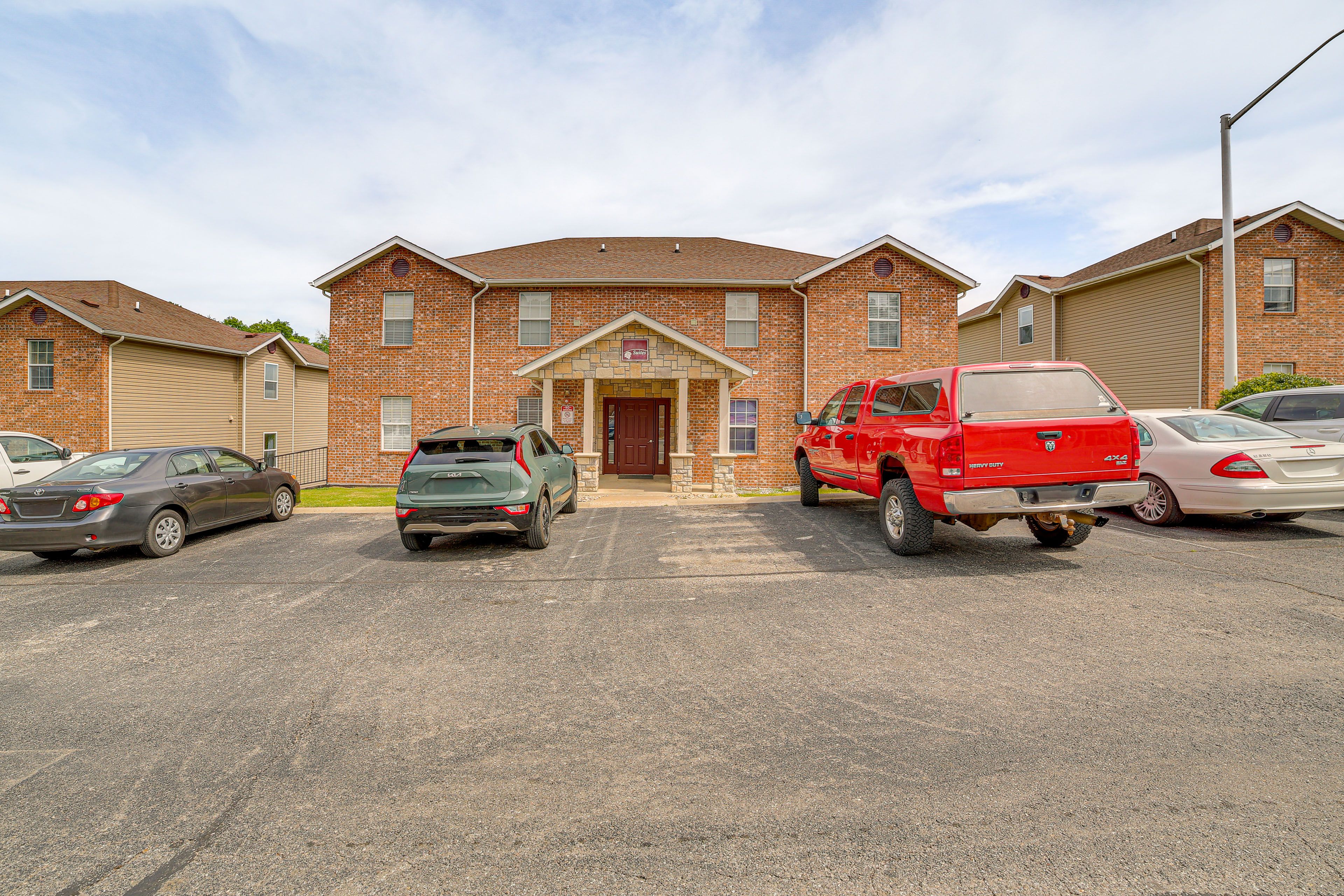 Parking | Community Lot