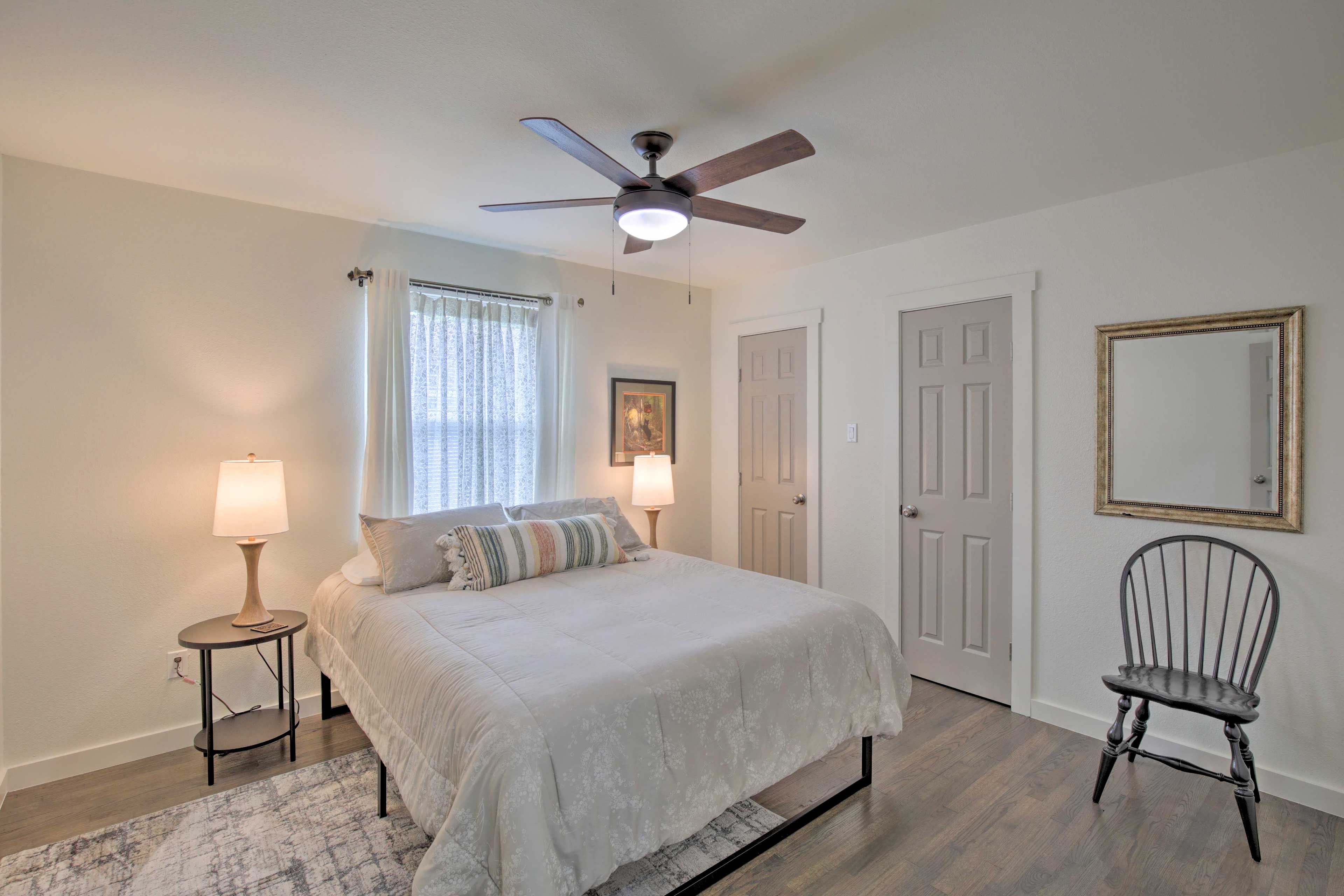 Bedroom 2 | Queen Bed
