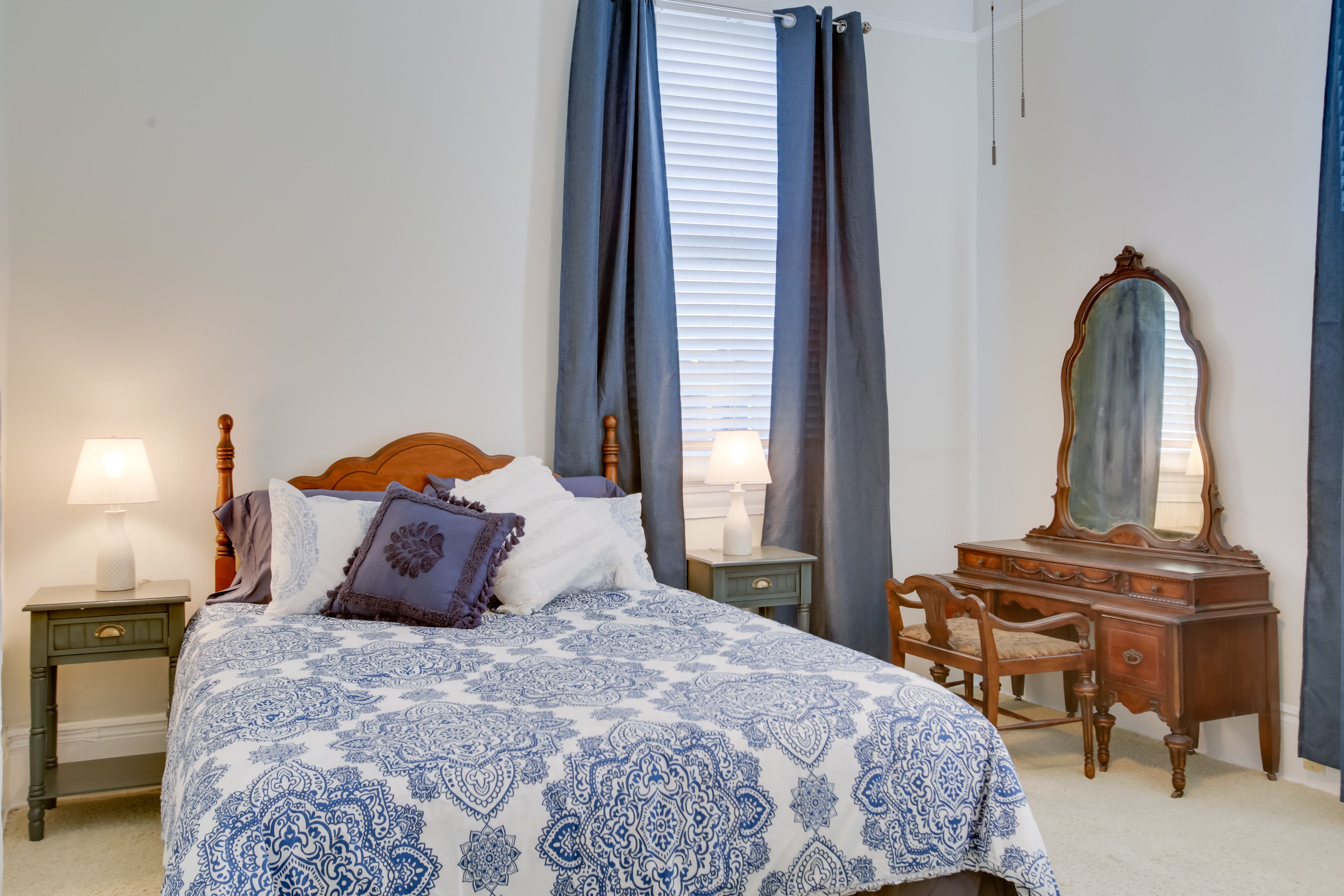 Bedroom 1 | Queen Bed | 2nd Floor