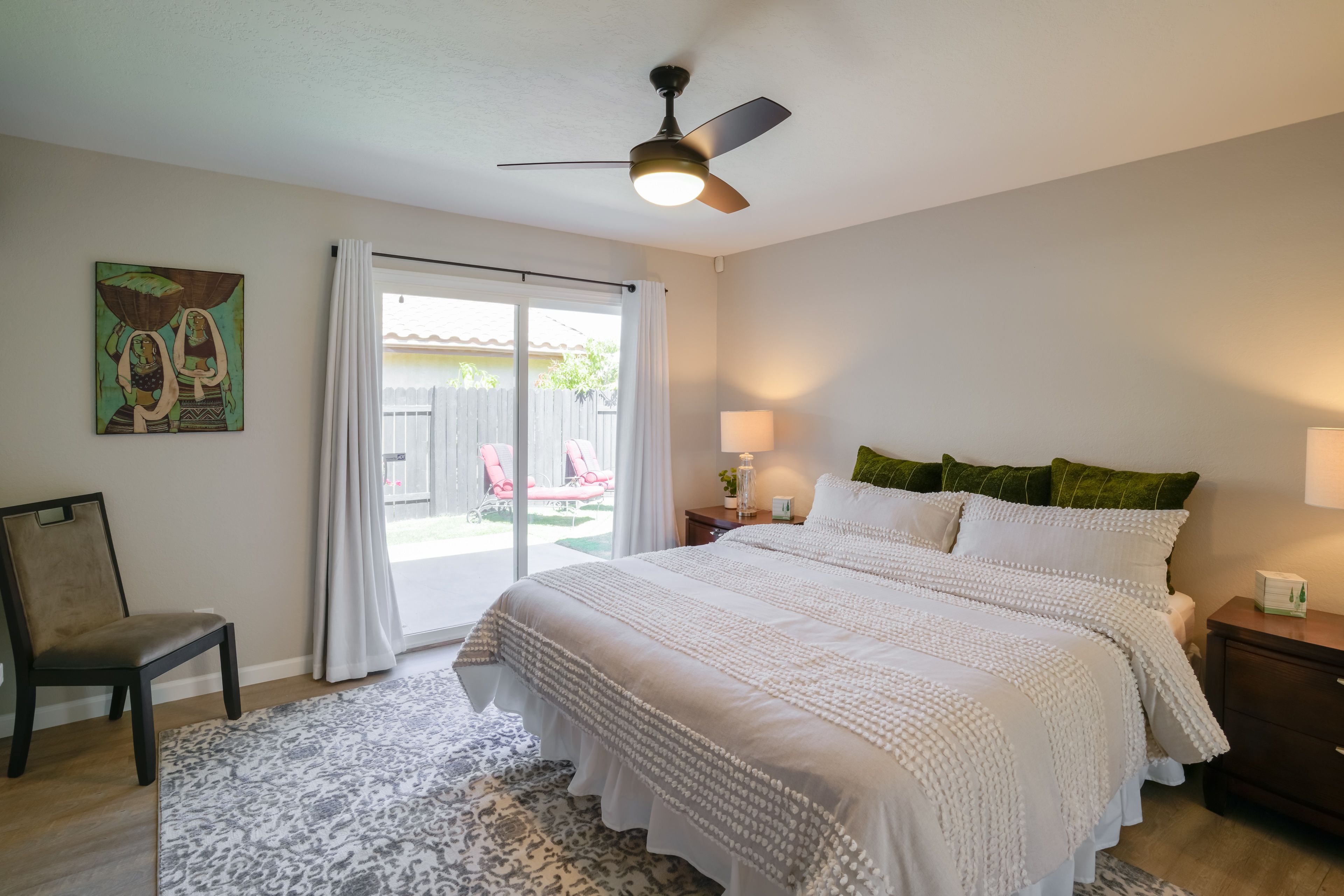 Bedroom 1 | California King Bed | Smart TV | En-Suite Bathroom