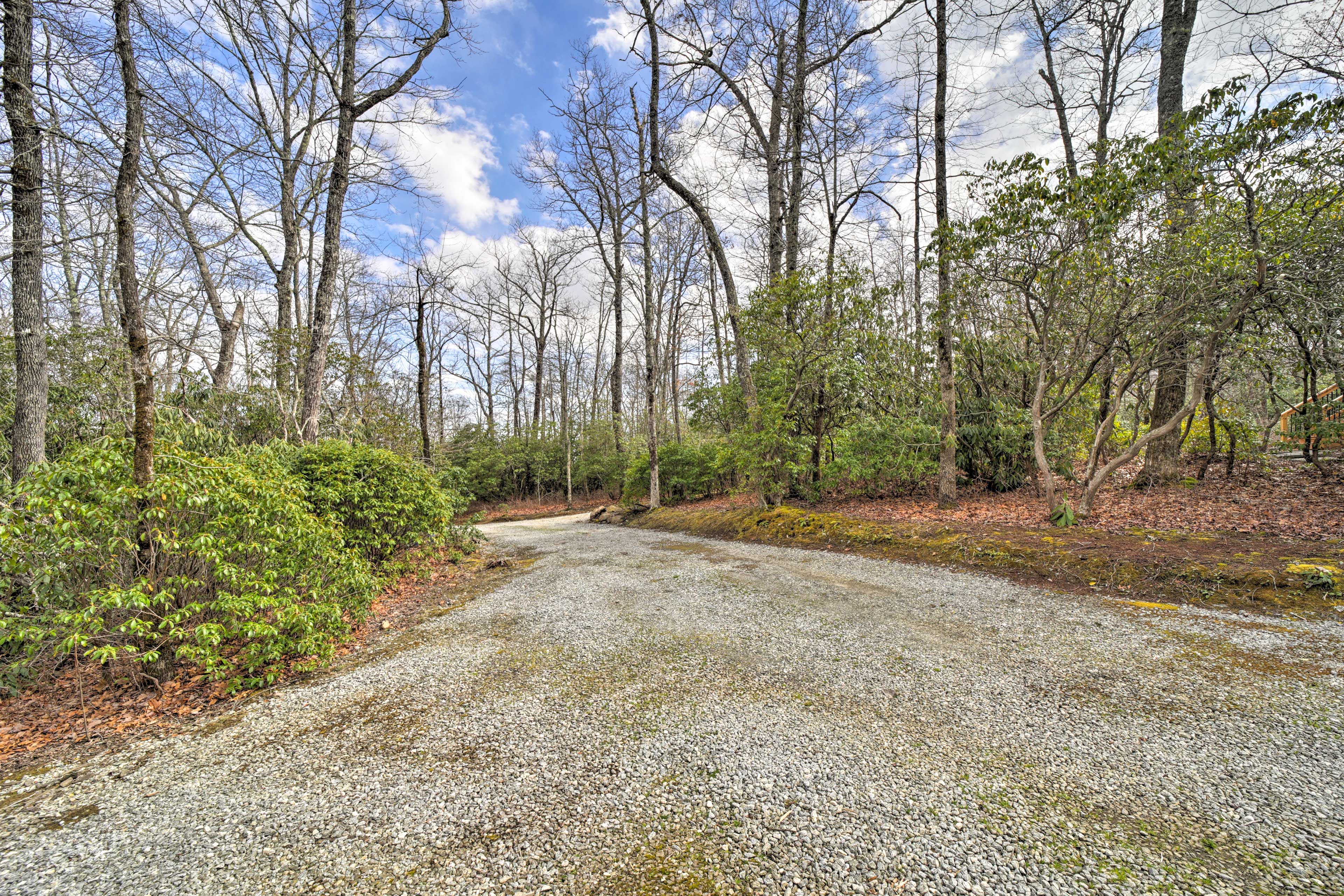 Parking | Driveway (4 Vehicles)