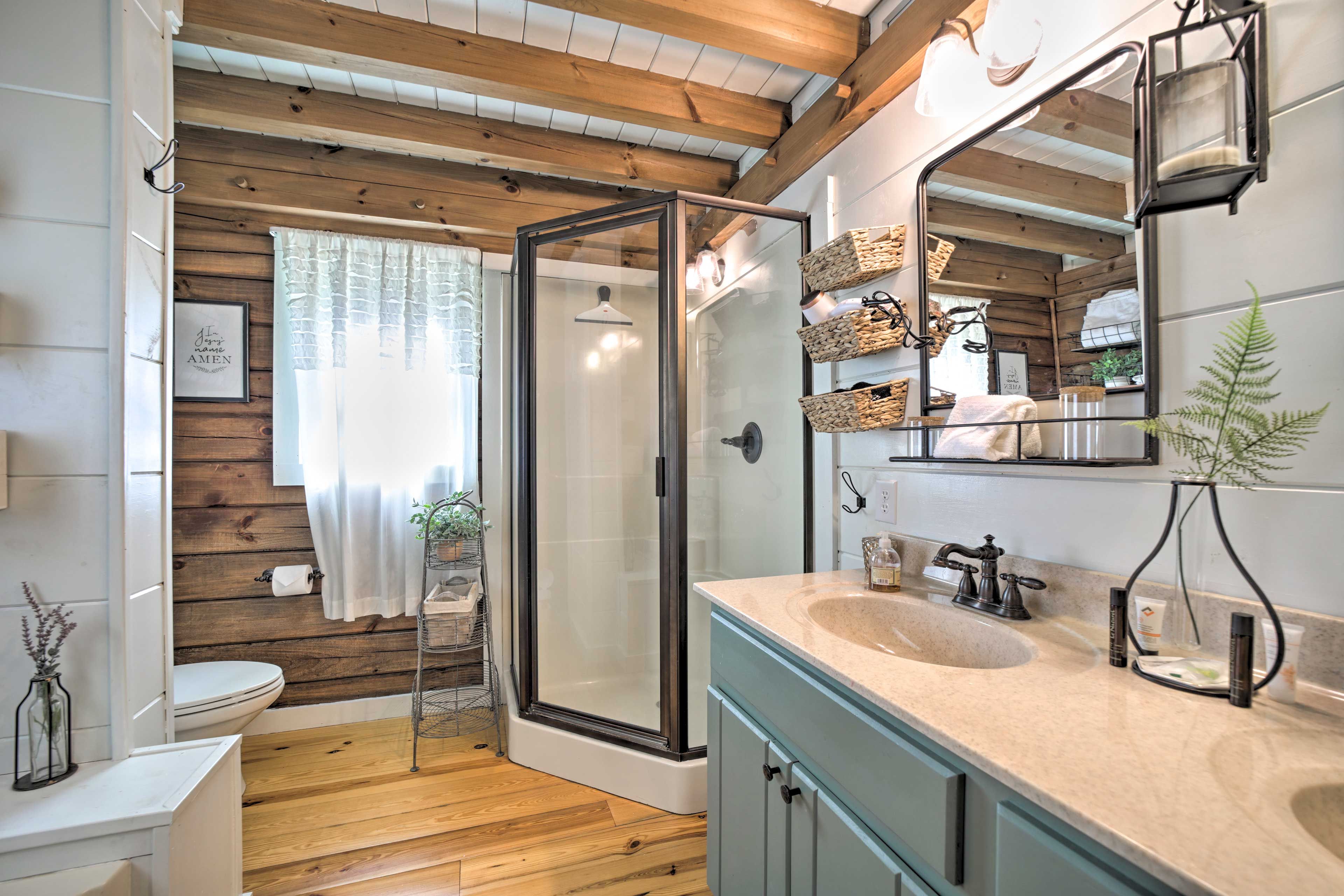 Full Bathroom | 1st Floor
