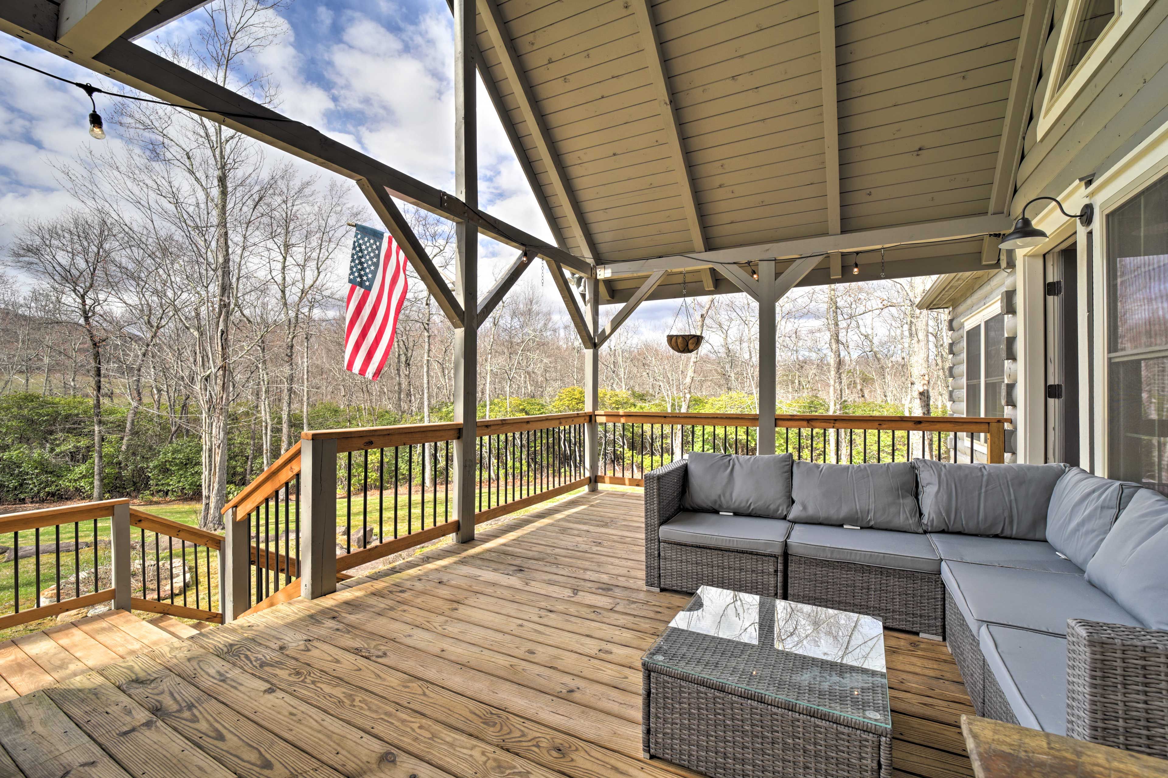 House Exterior | Furnished Deck