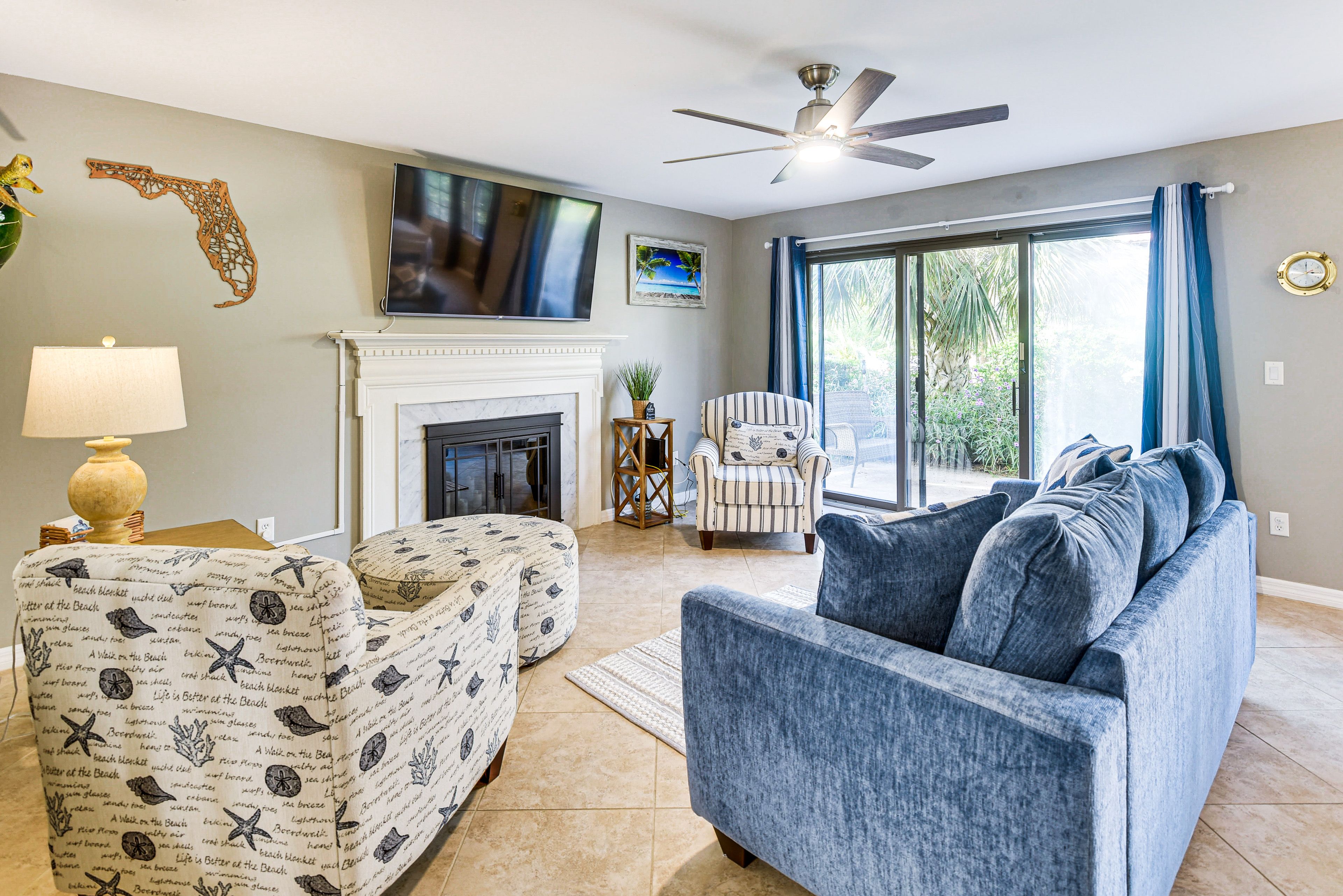 Living Area | 1st Floor | Central Air Conditioning/Heating | Internet Access