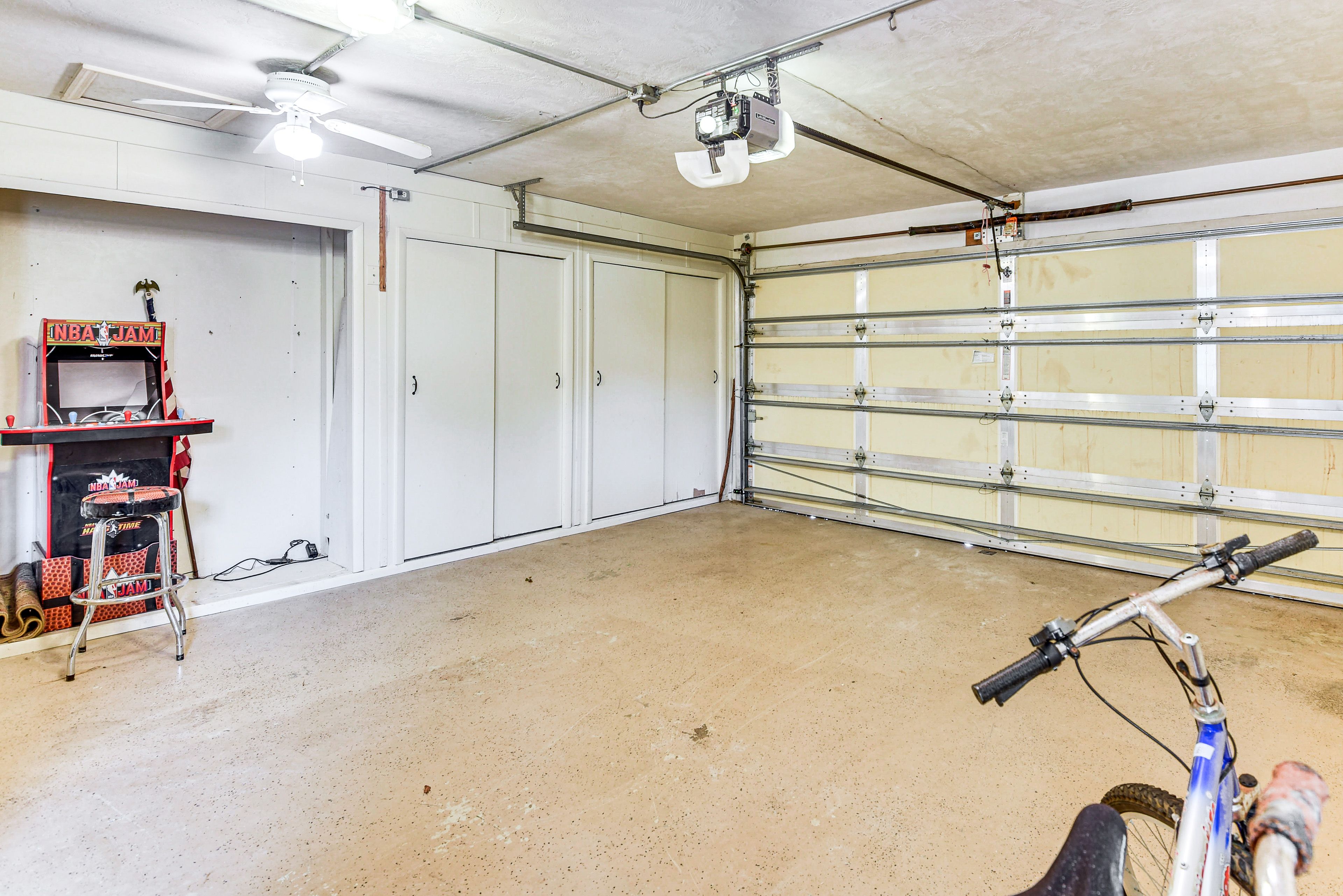 Parking | Garage (1 Vehicle) | Driveway (2 Vehicles) | Community Parking Lot