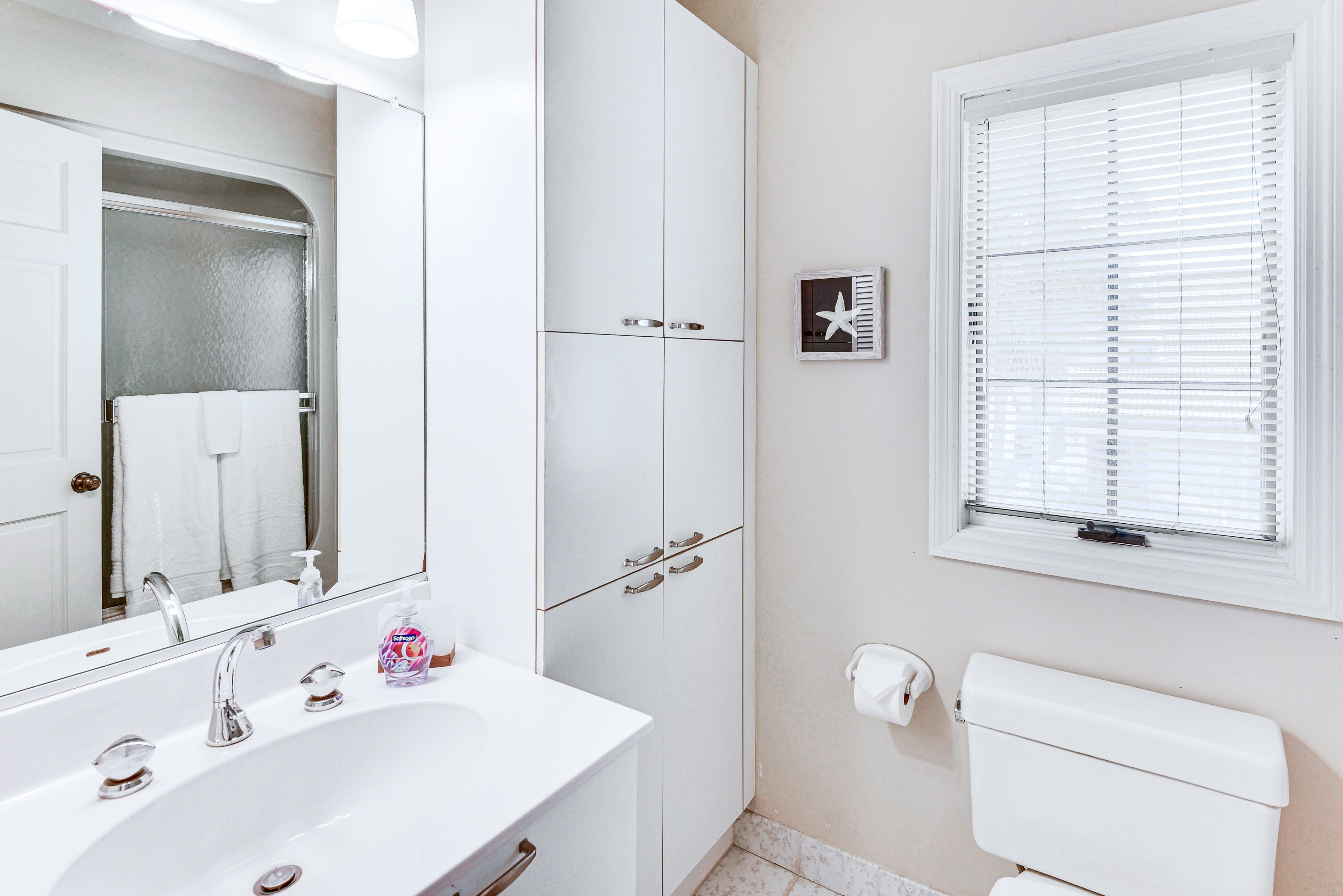 Full Bathroom | 2nd Floor