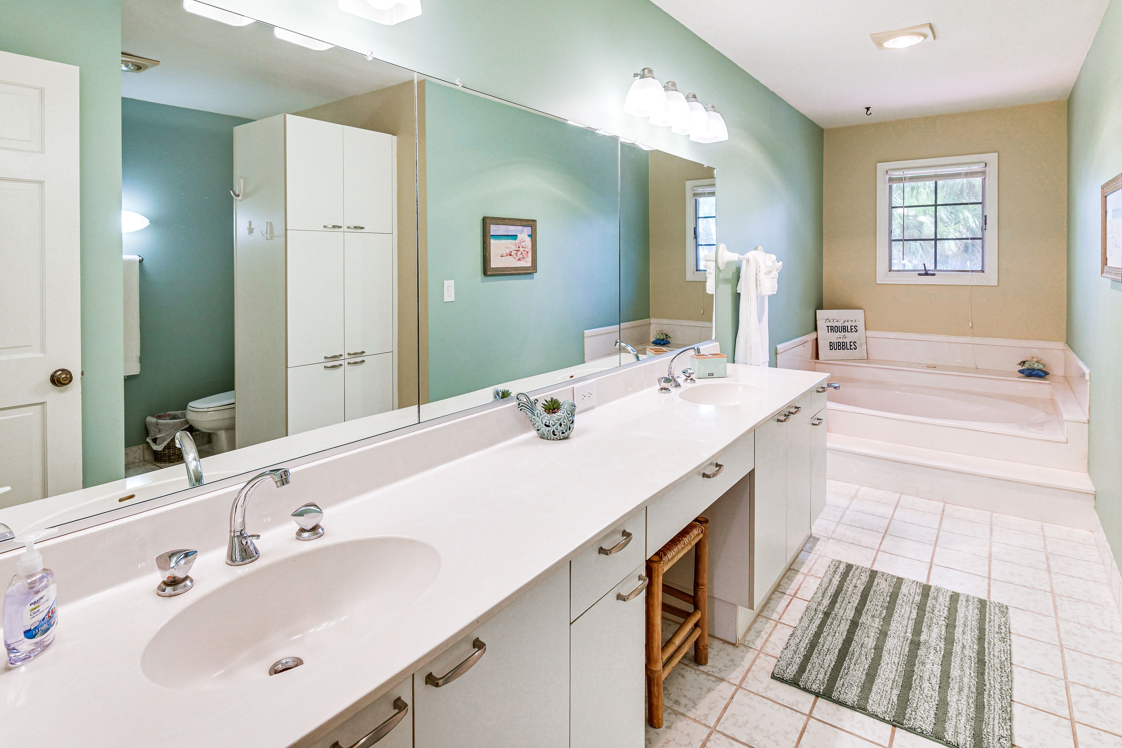En-Suite Bathroom | 2nd Floor