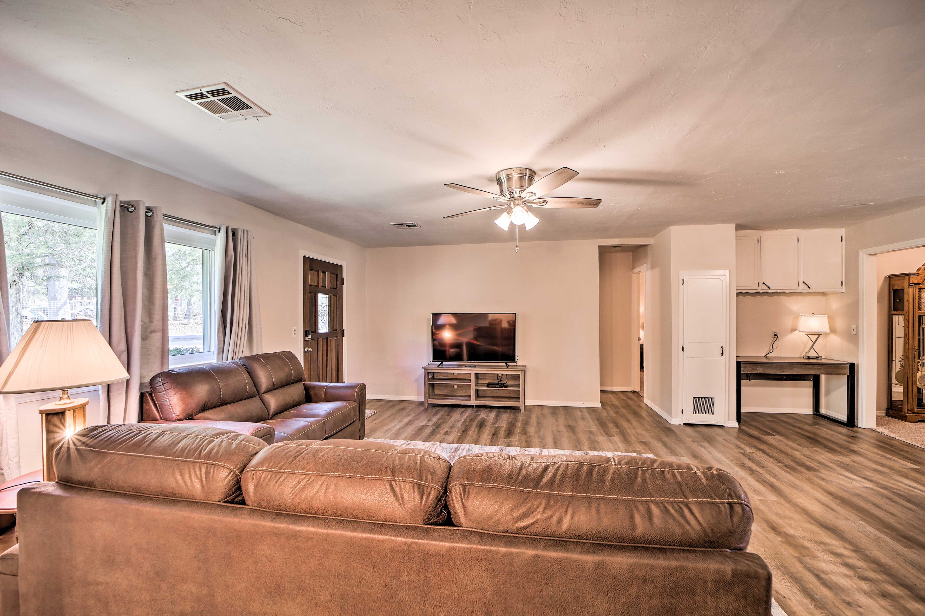 Living Room | Smart TV