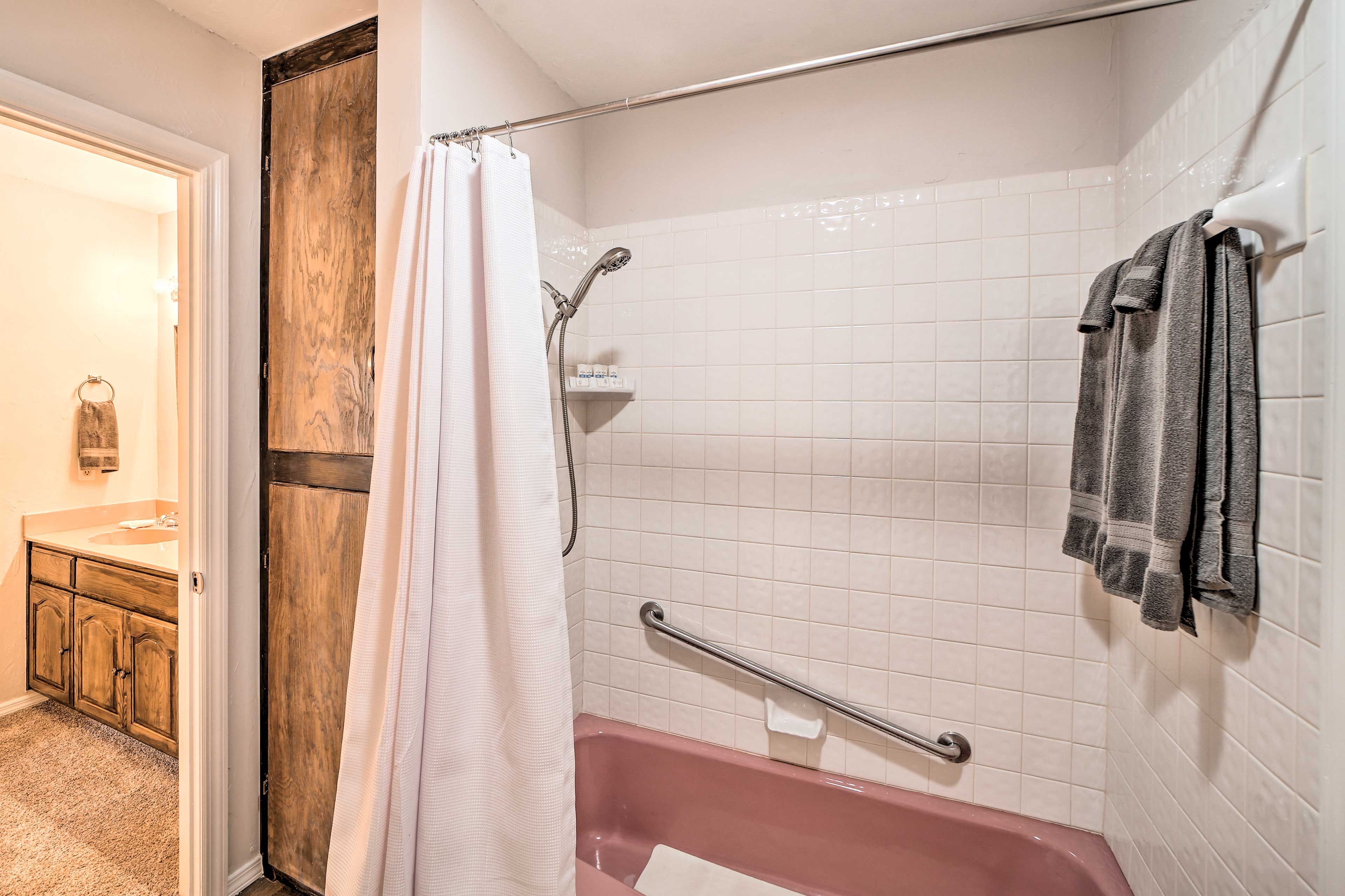 Full Bathroom
