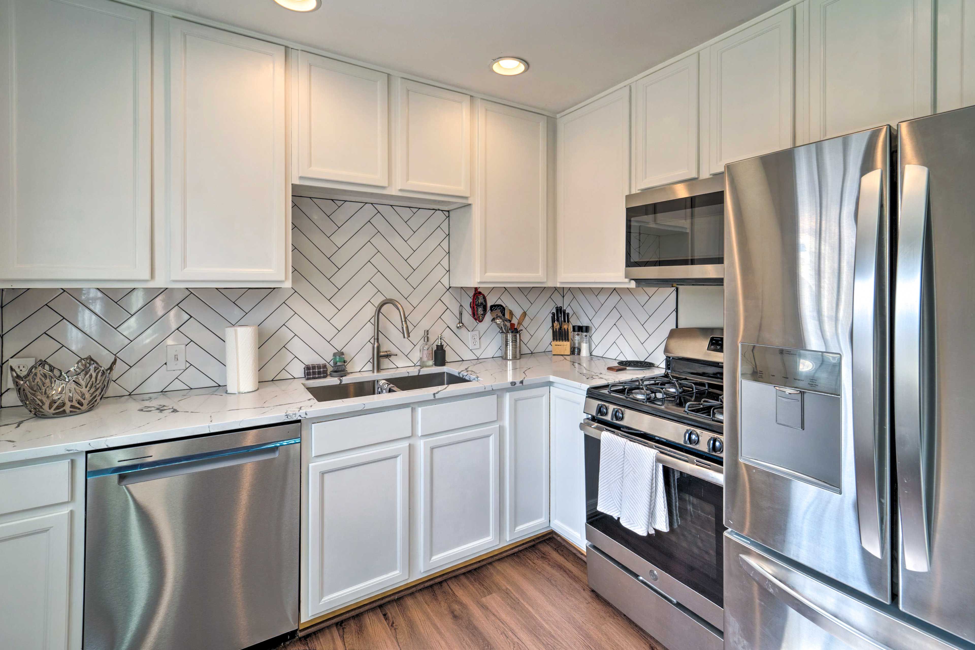 Kitchen | Fully Equipped | Stainless Steel Appliances