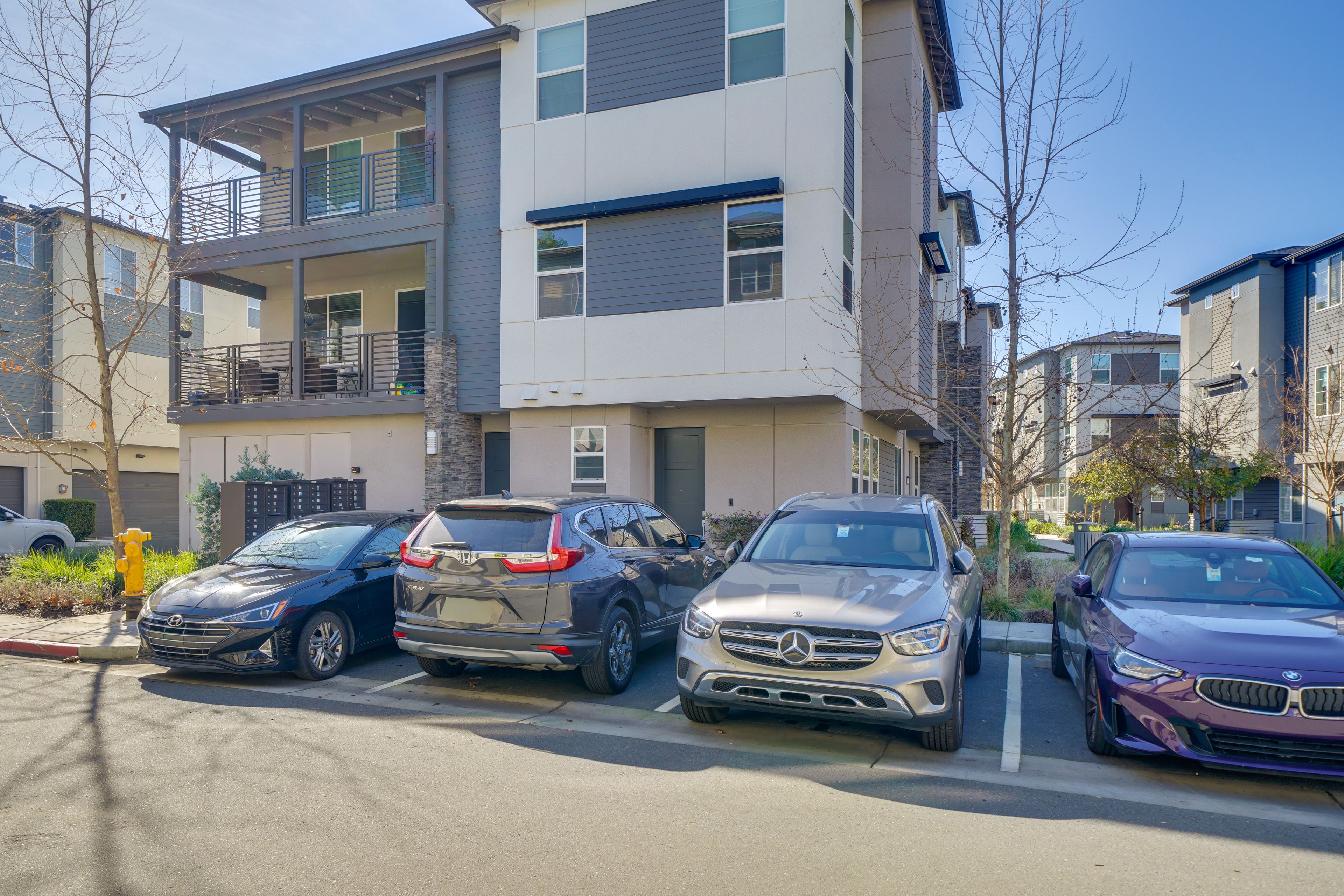Community Parking Lot (2 Vehicles) | Free Street Parking