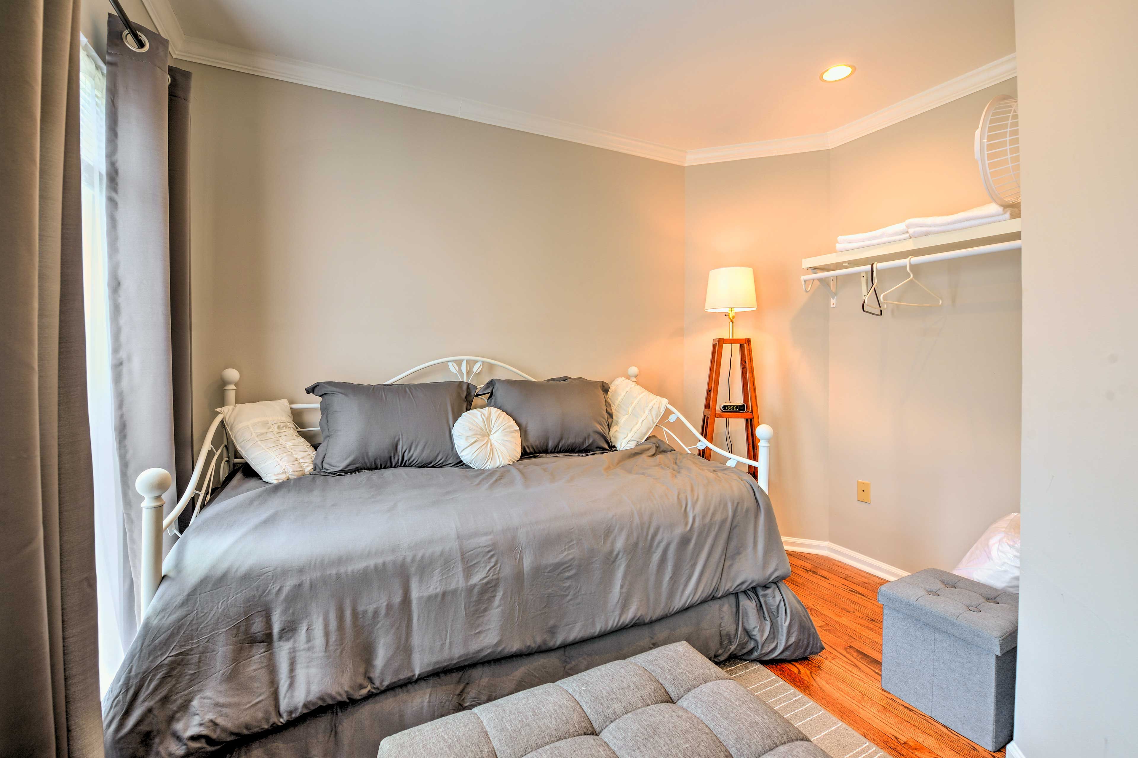 Bedroom 4 | Twin Daybed w/ Twin Trundle Bed