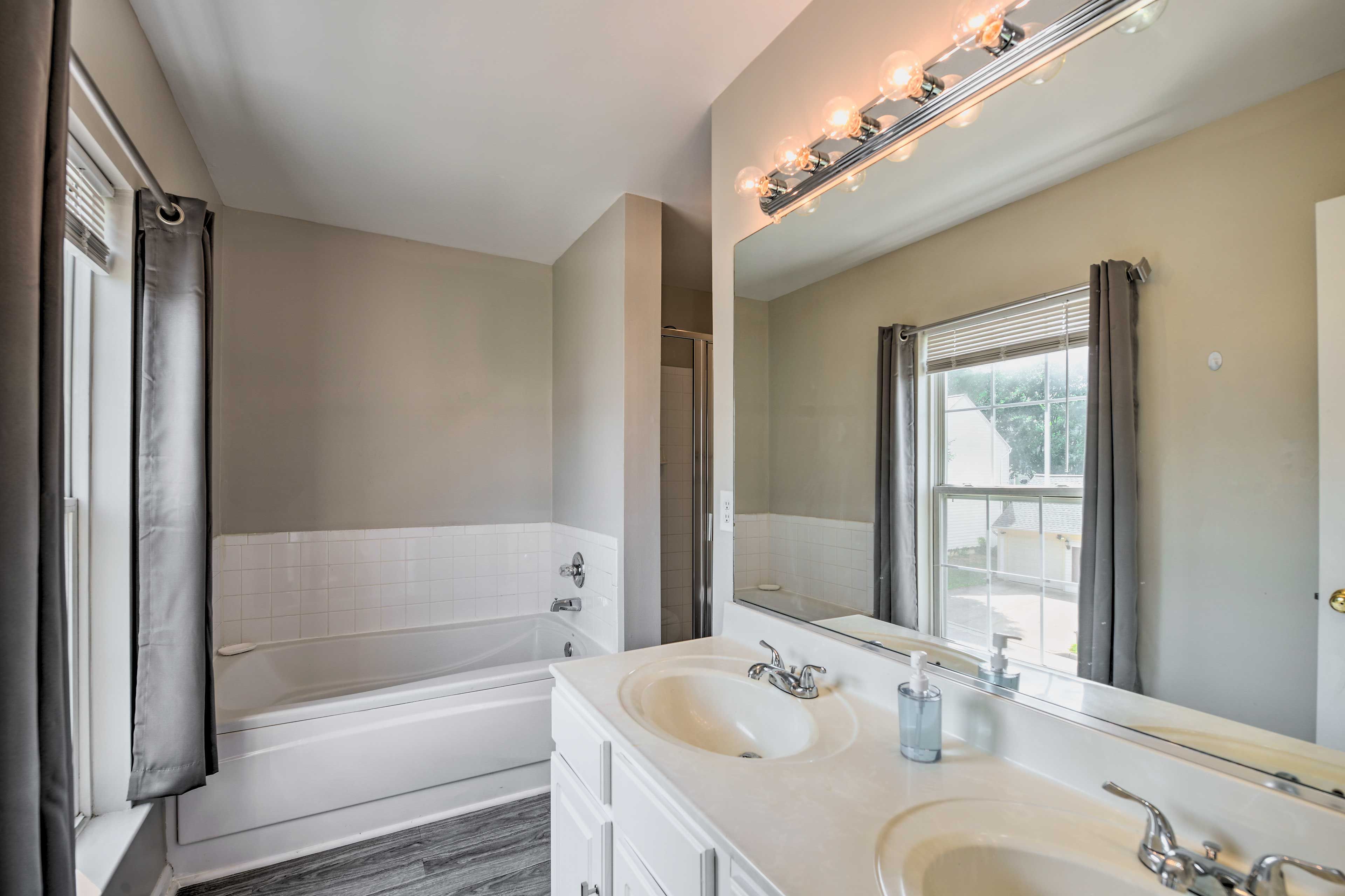 En-Suite Bathroom | Complimentary Toiletries Provided