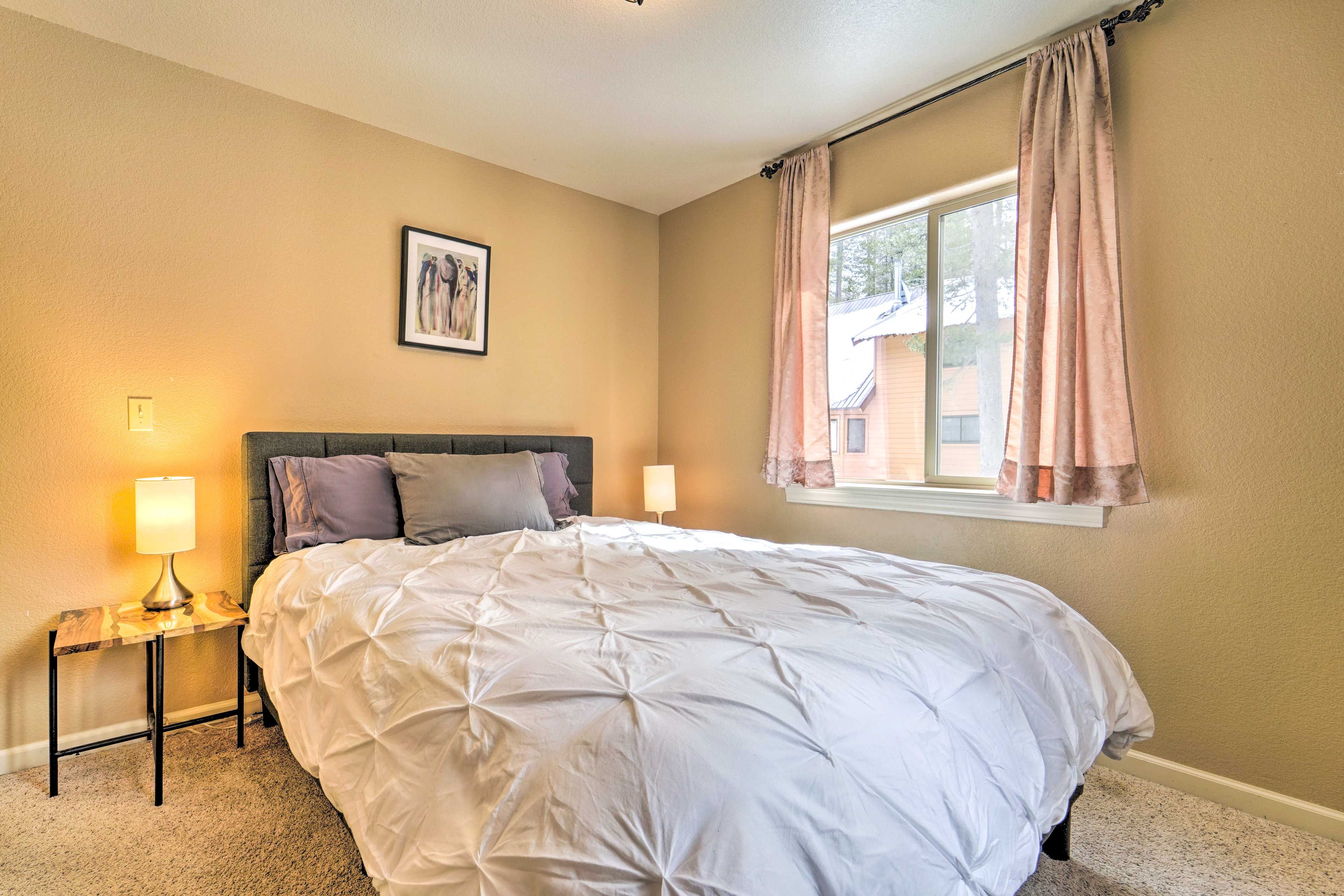 Bedroom 1 | Queen Bed | 2nd Floor | Linens Provided