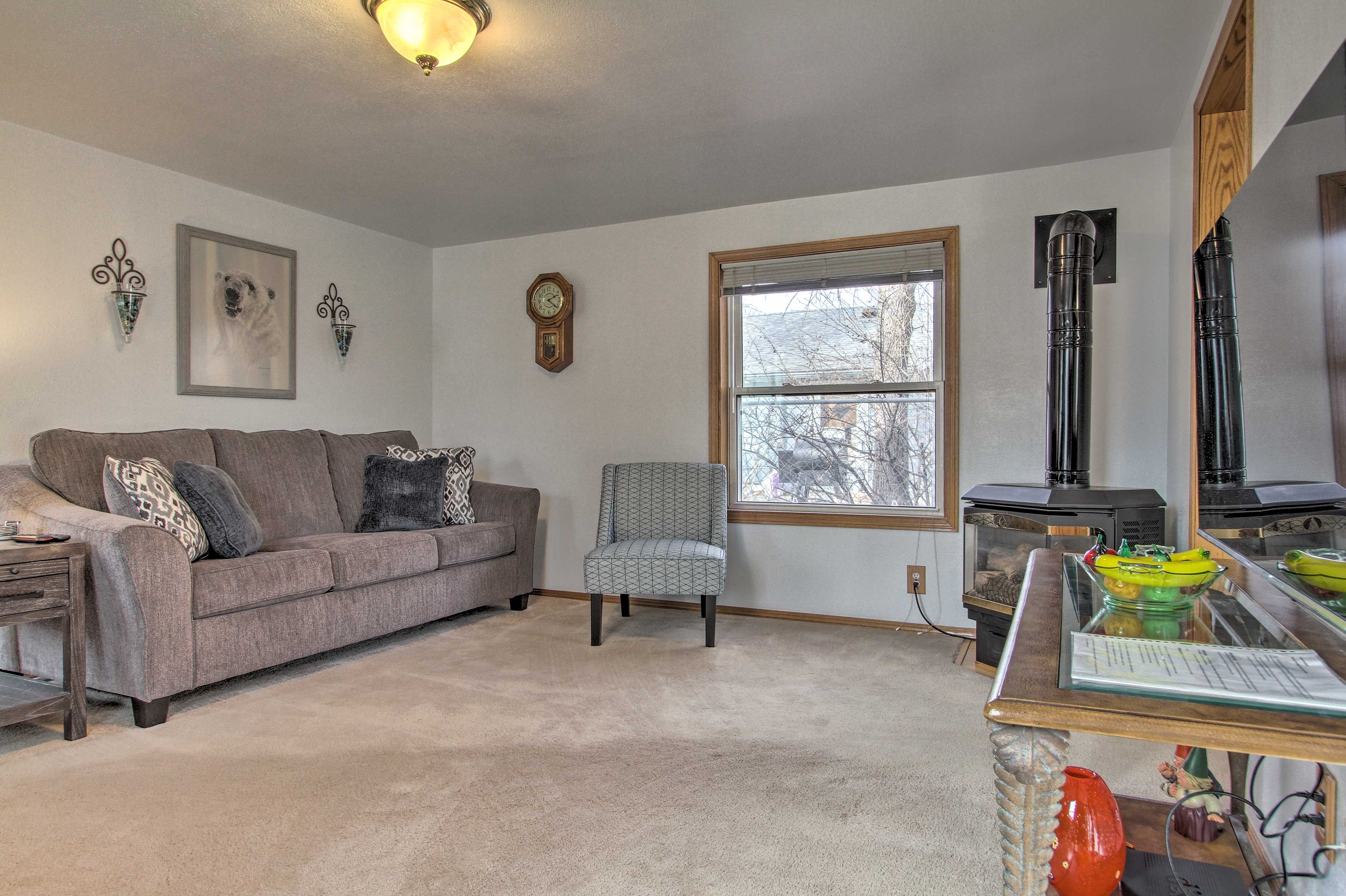 Living Room | Gas Fireplace