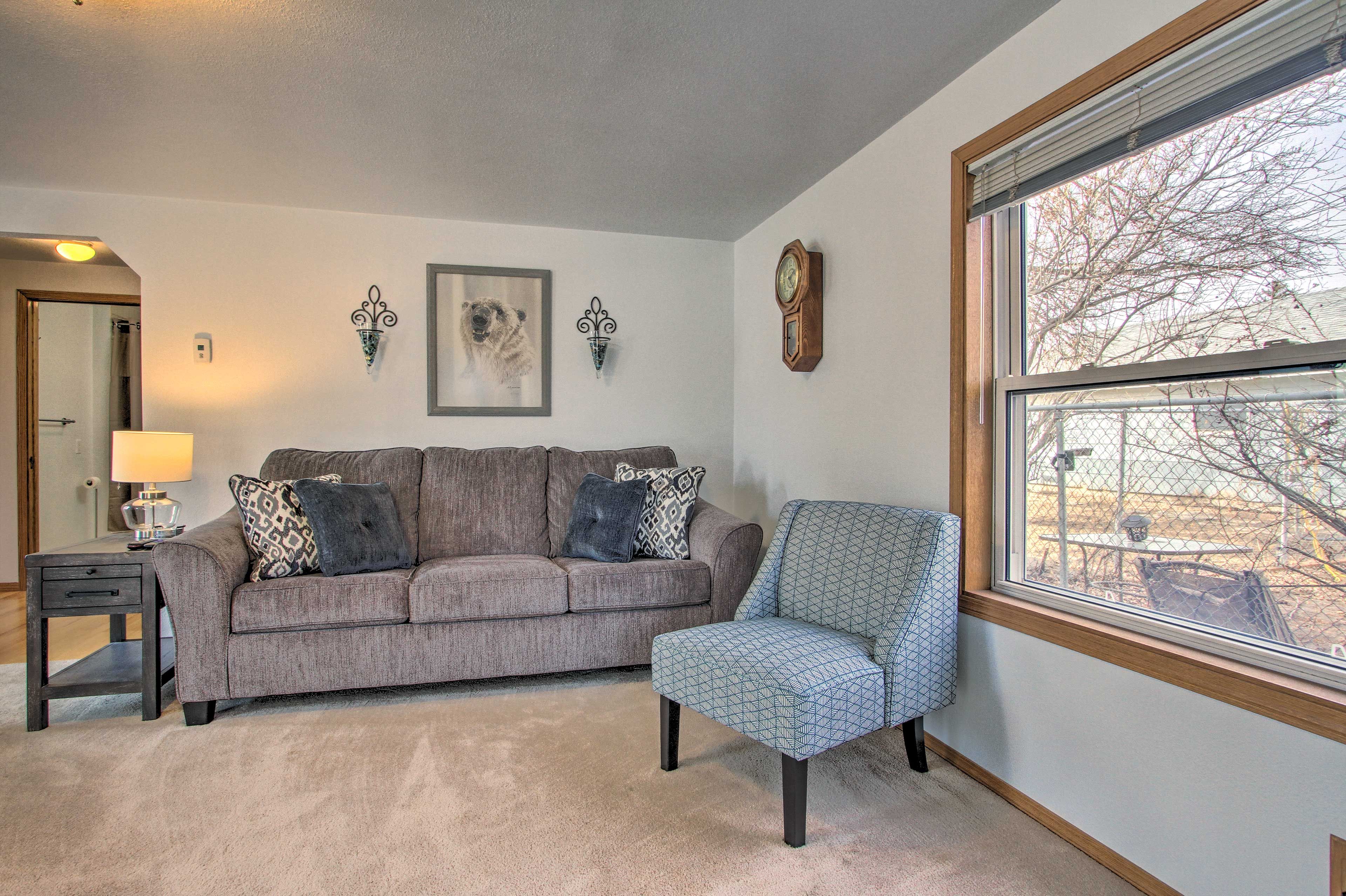 Living Room | Queen Sleeper Sofa
