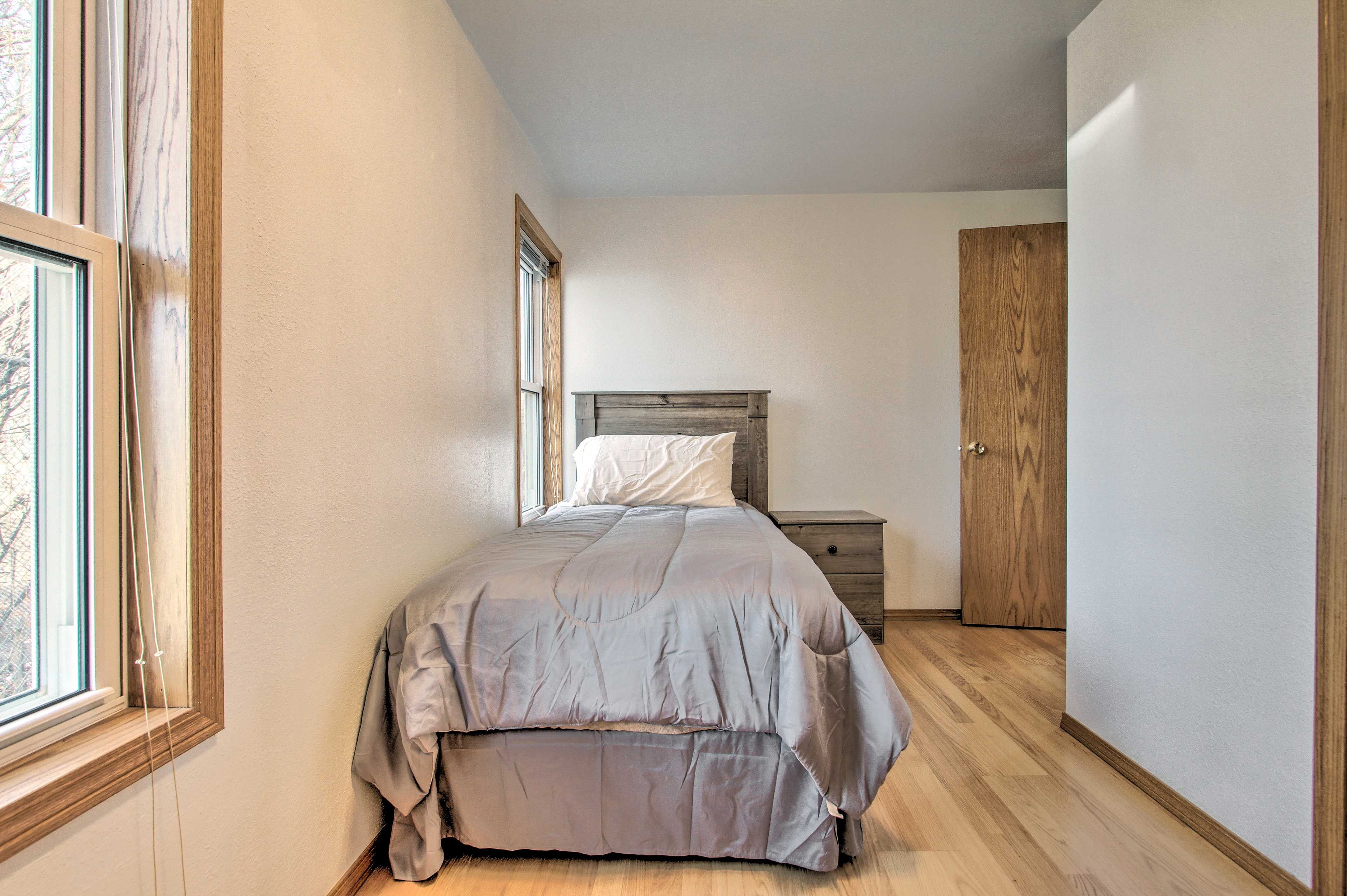 Bedroom 3 | Twin Bed