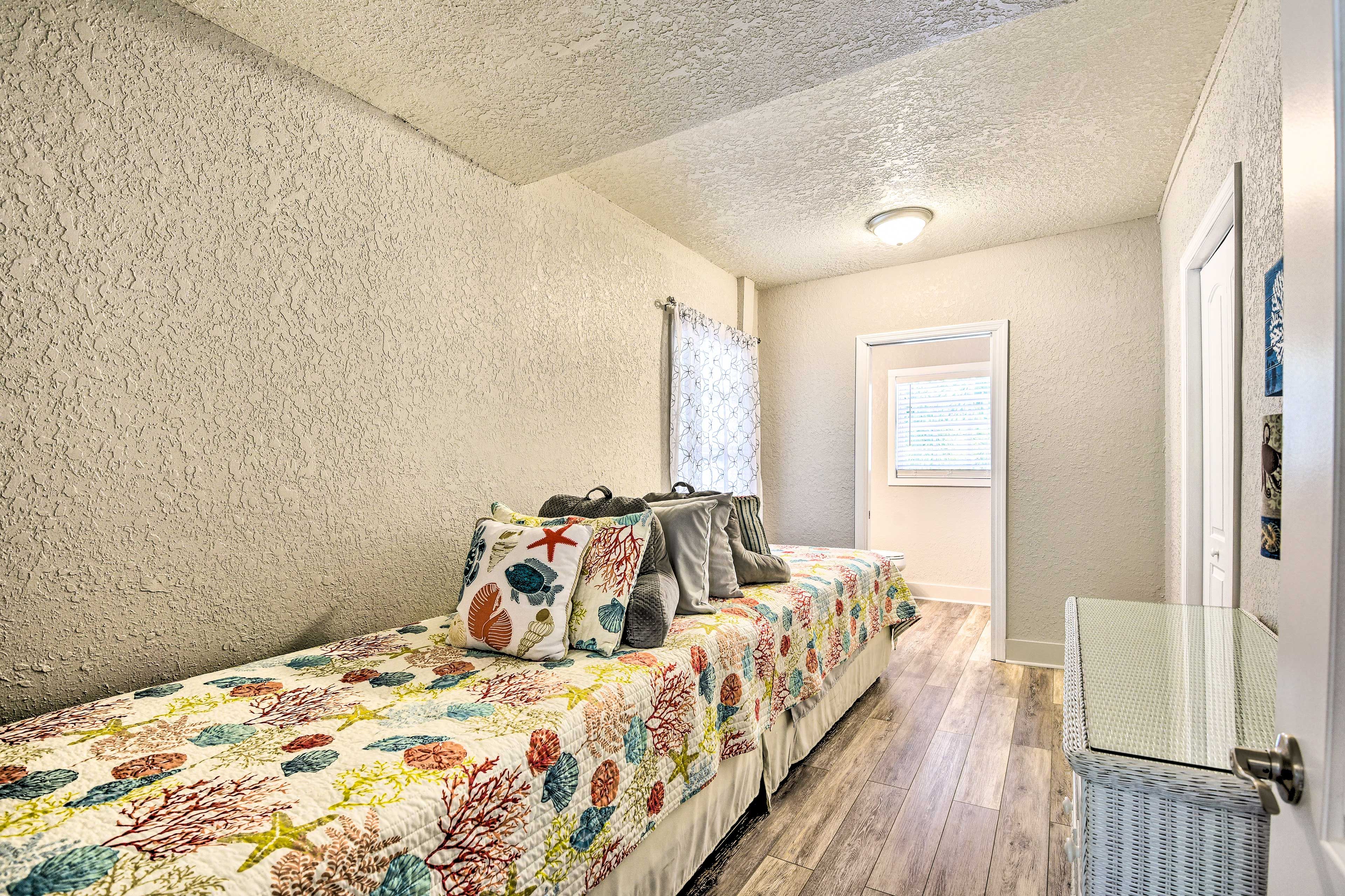 Bedroom 2 | 2 Twin Beds