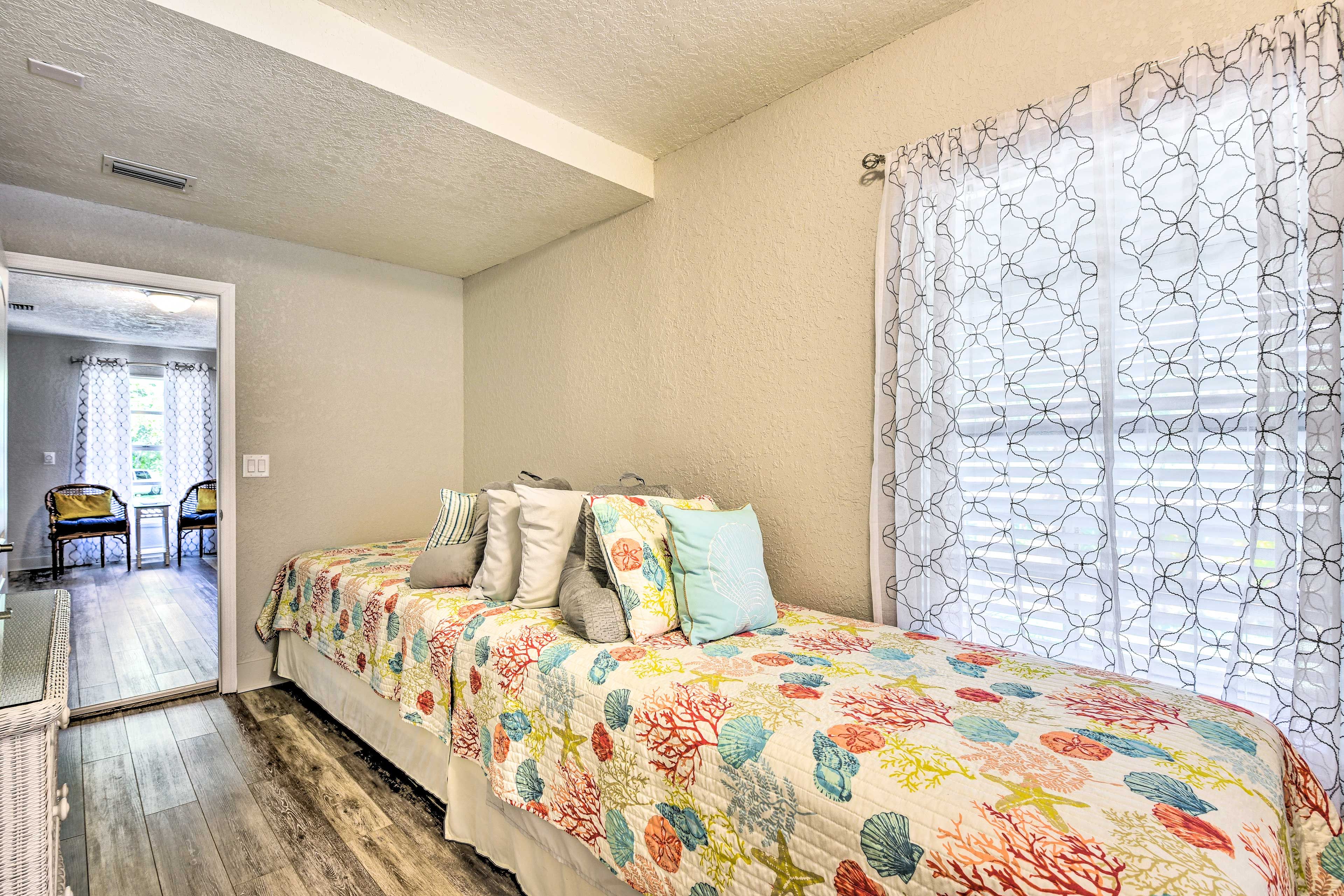 Bedroom 2 | Hangers