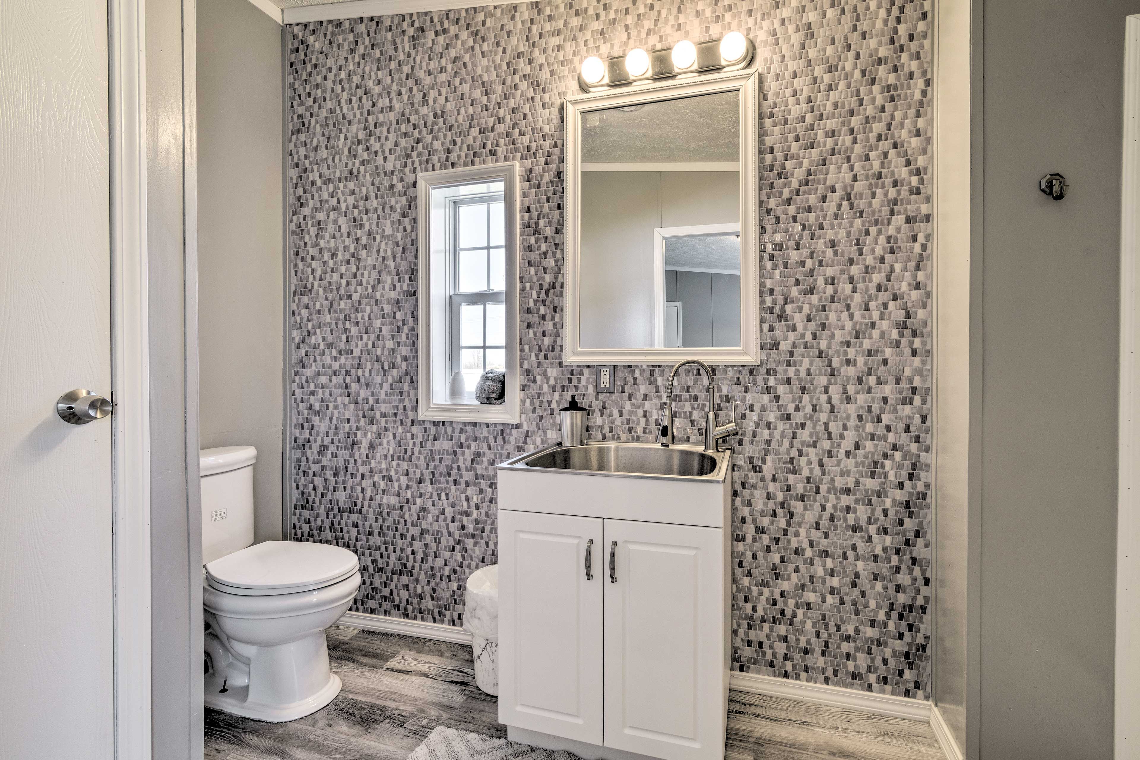 En-Suite Bathroom | Complimentary Toiletries