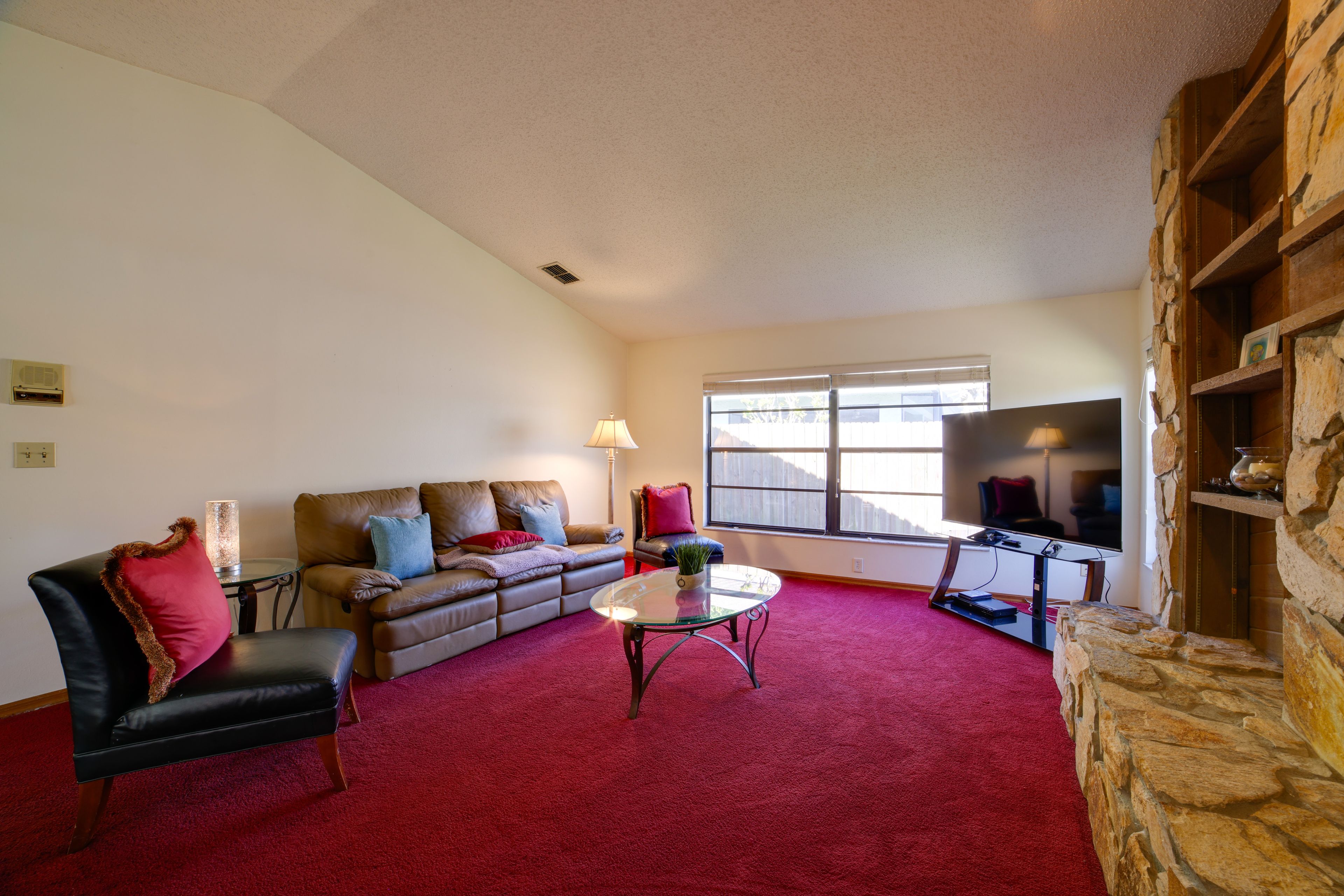 Living Room | Roku Smart TV