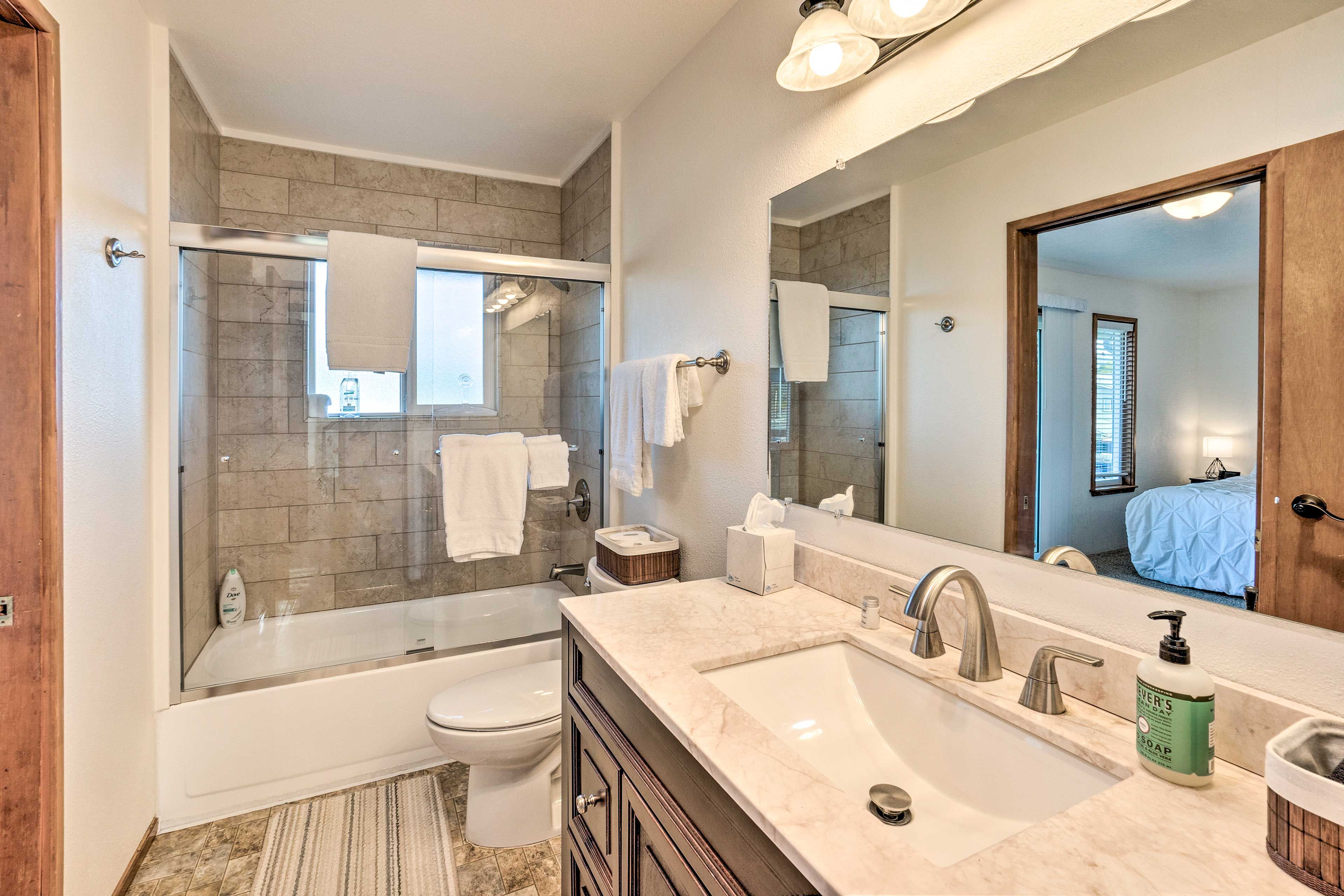 Full Bathroom | 1st Floor | Kids' Toilet Seat