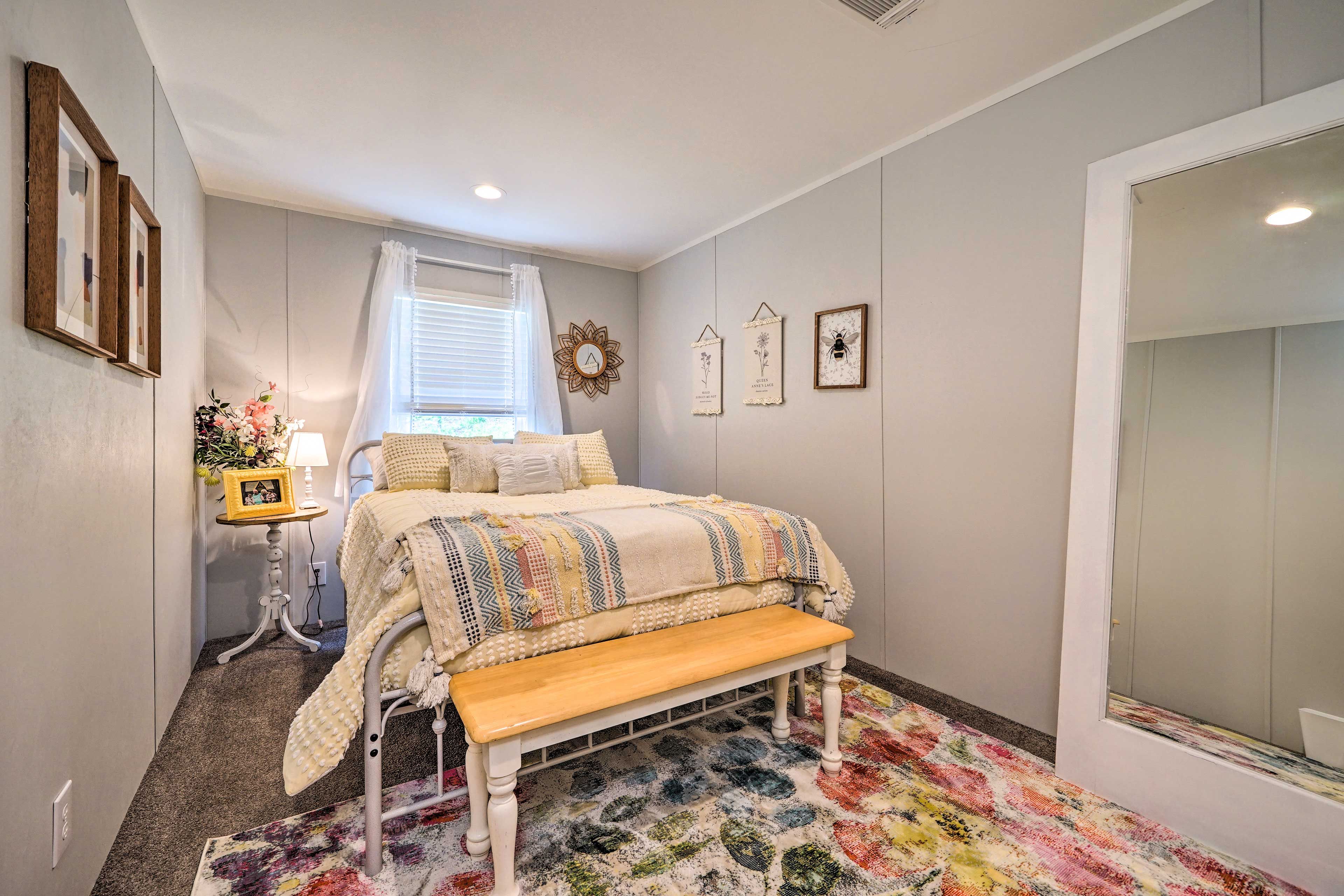 Bedroom 3 | Queen Bed