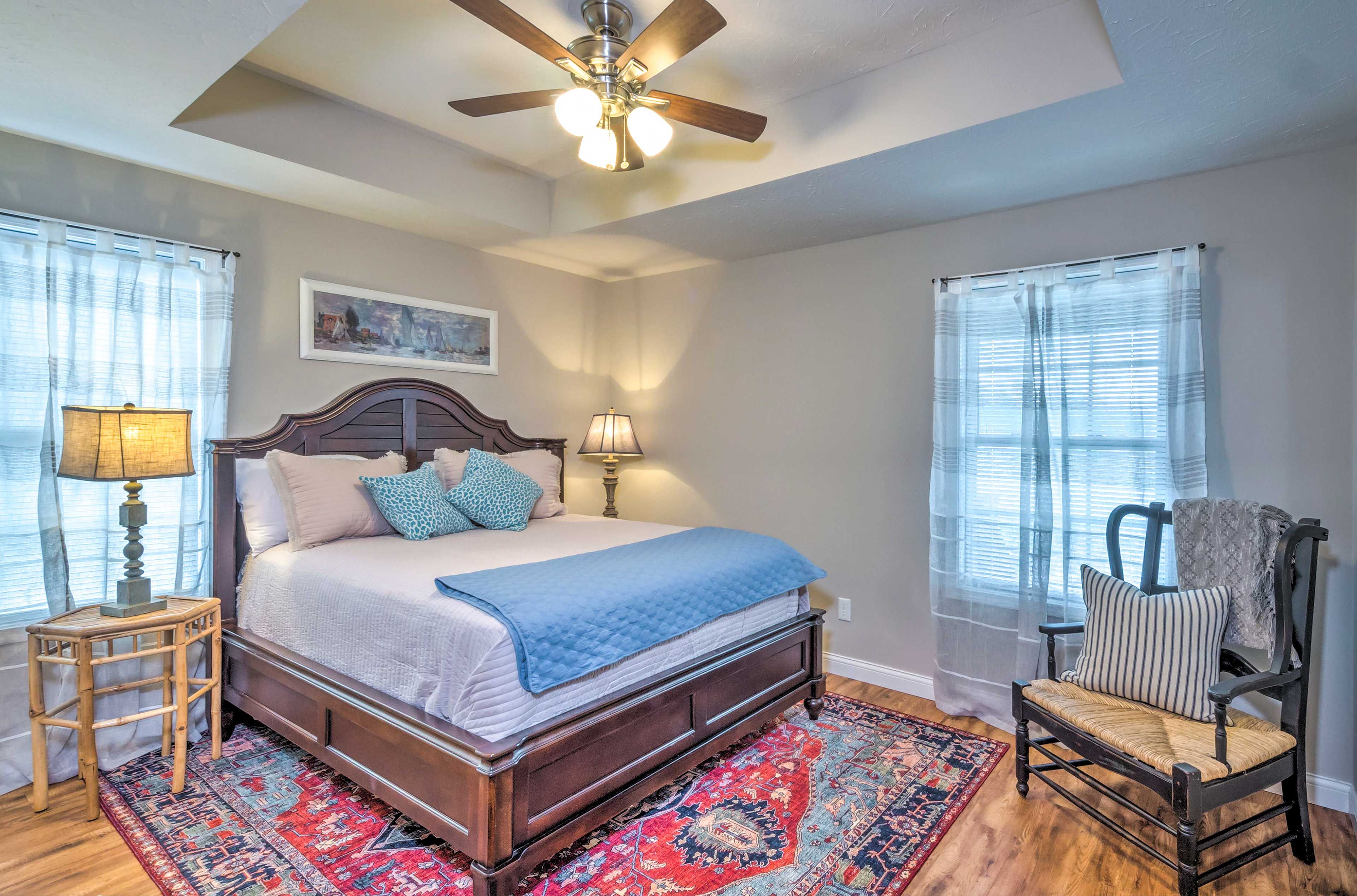 Bedroom 1 | Queen Bed