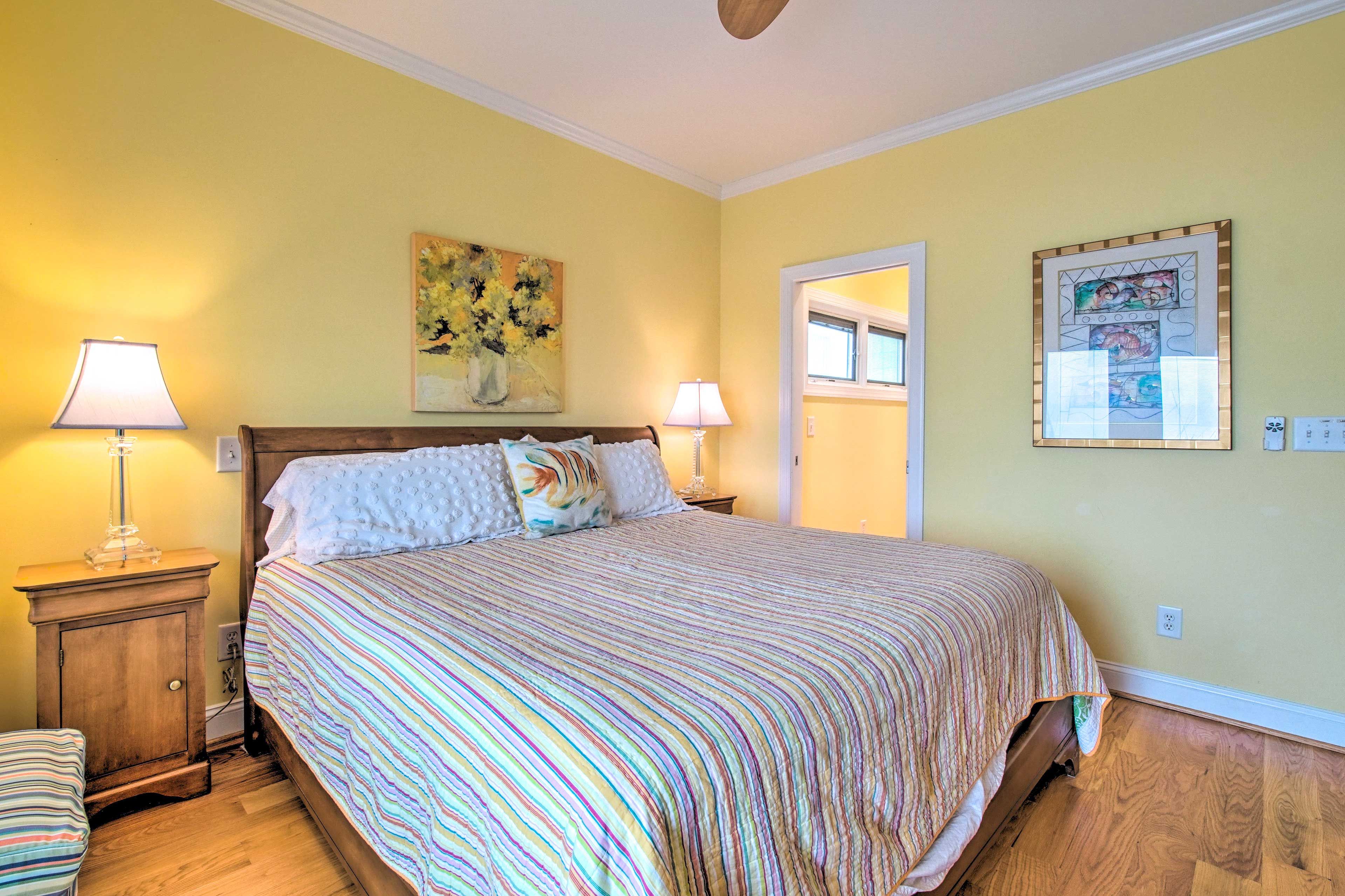 Bedroom 1 | King Bed