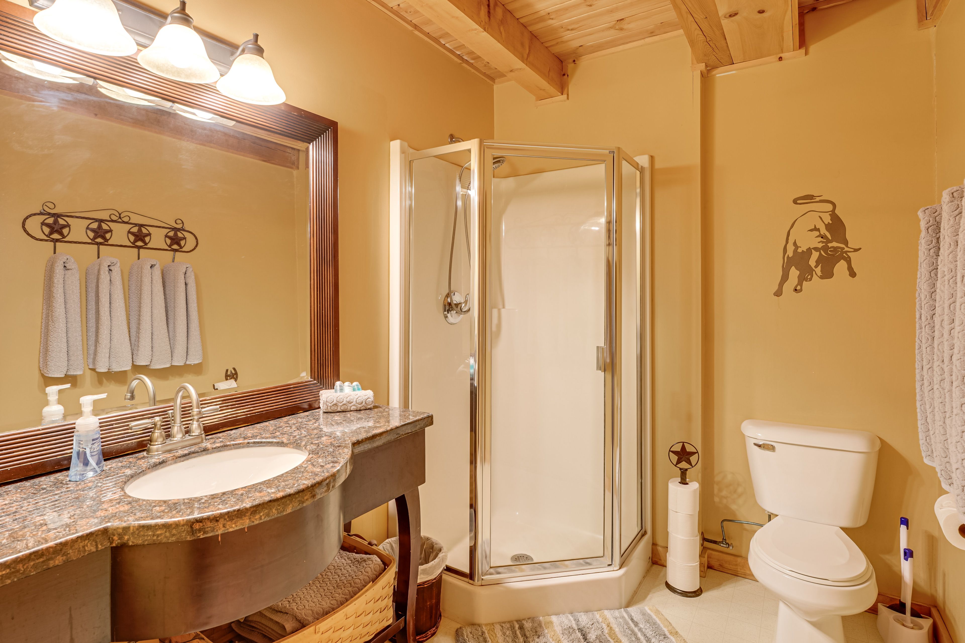 Full Bathroom | Main Floor