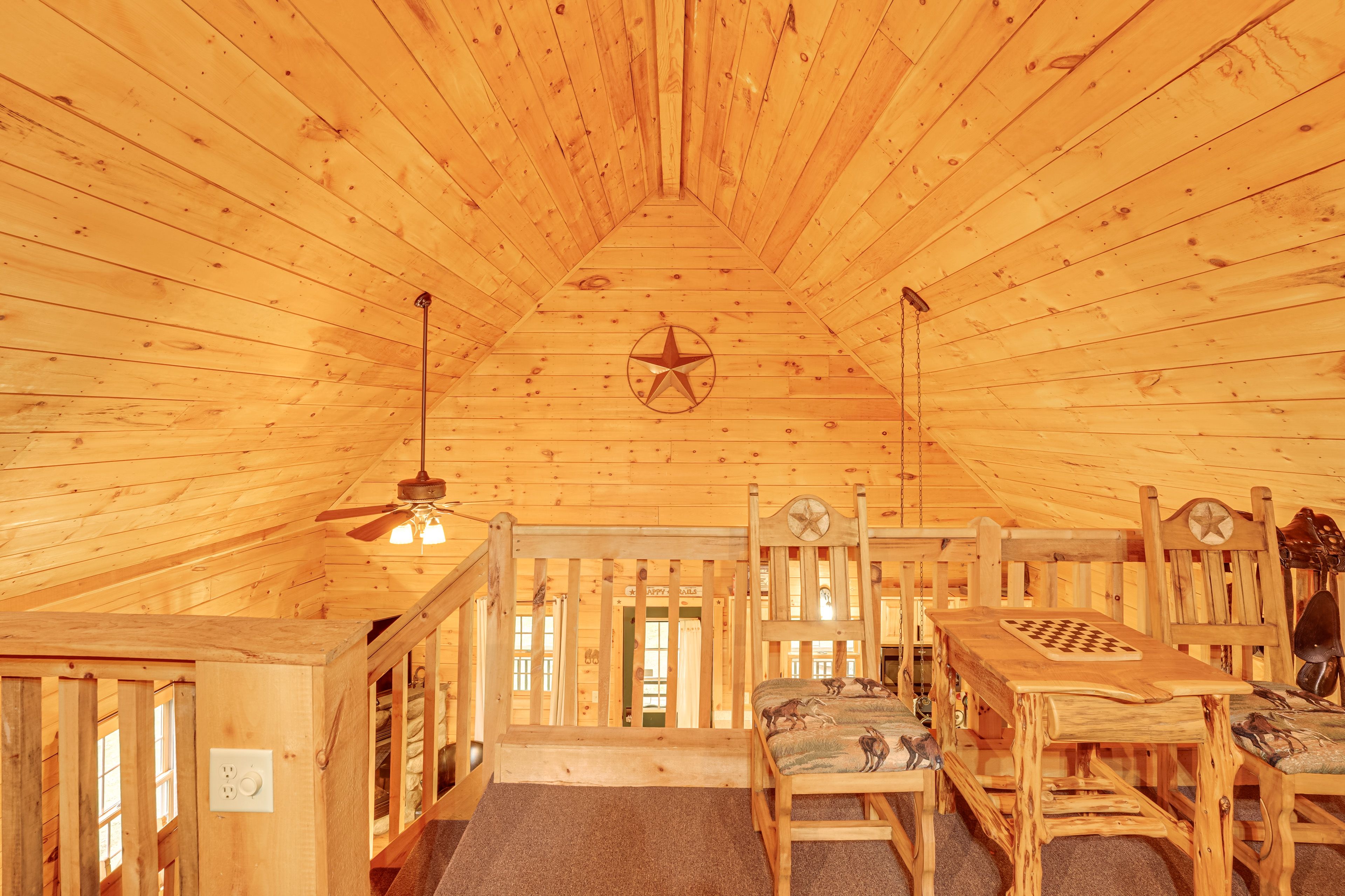 Loft | 4 Twin Beds