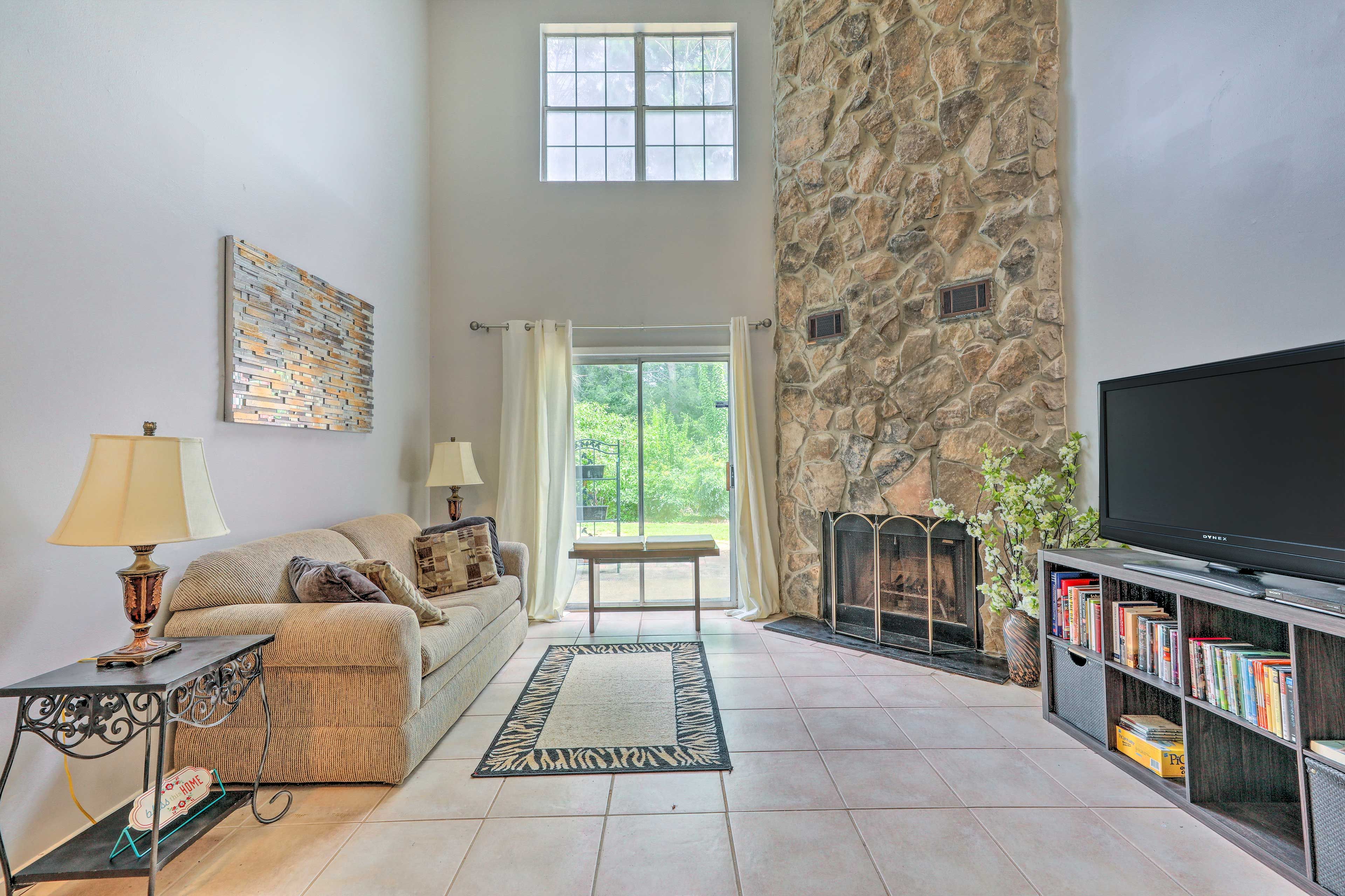 Living Room | Smart TV | Free WiFi