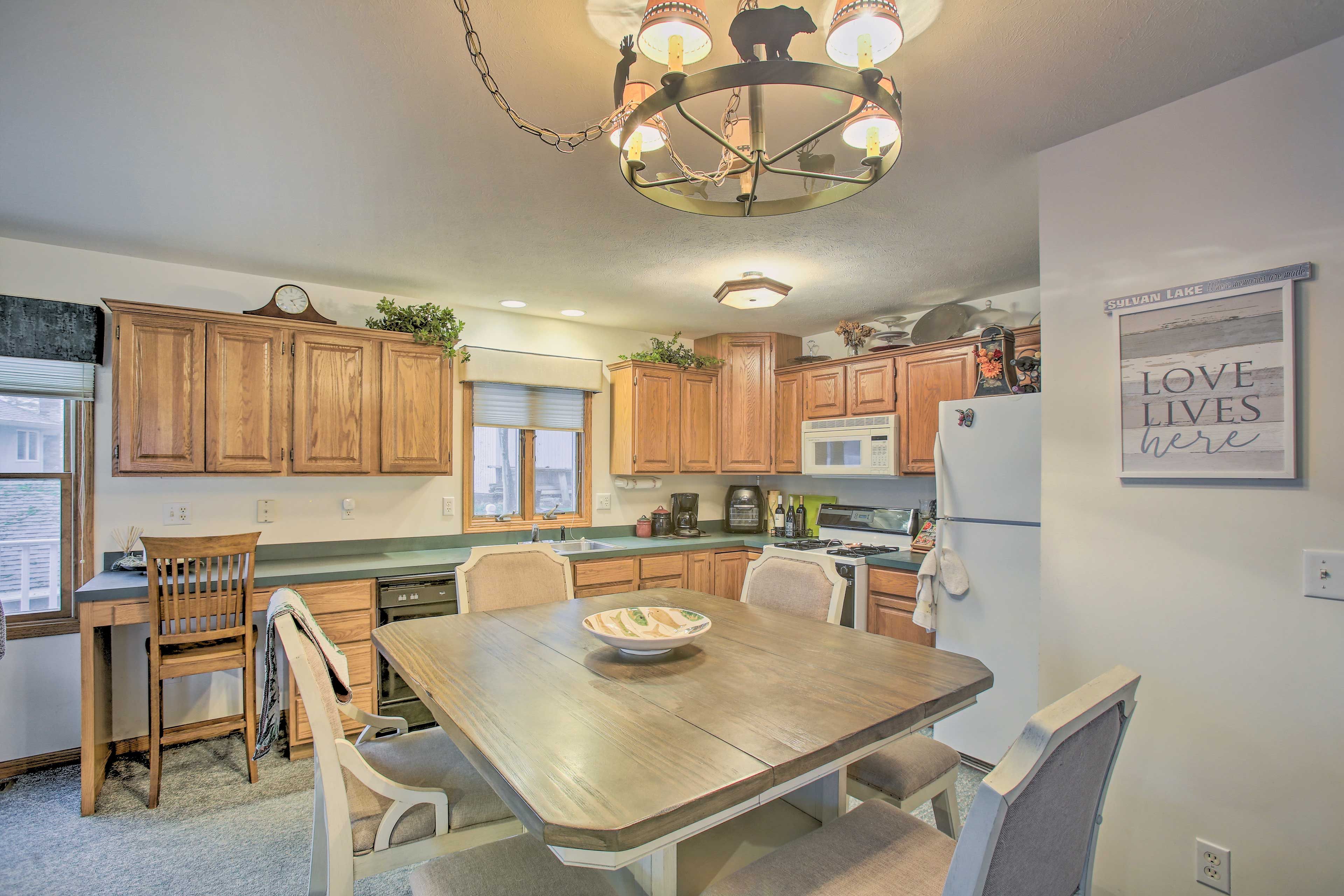 Dining Area | 2nd Floor | Dishware & Flatware Provided
