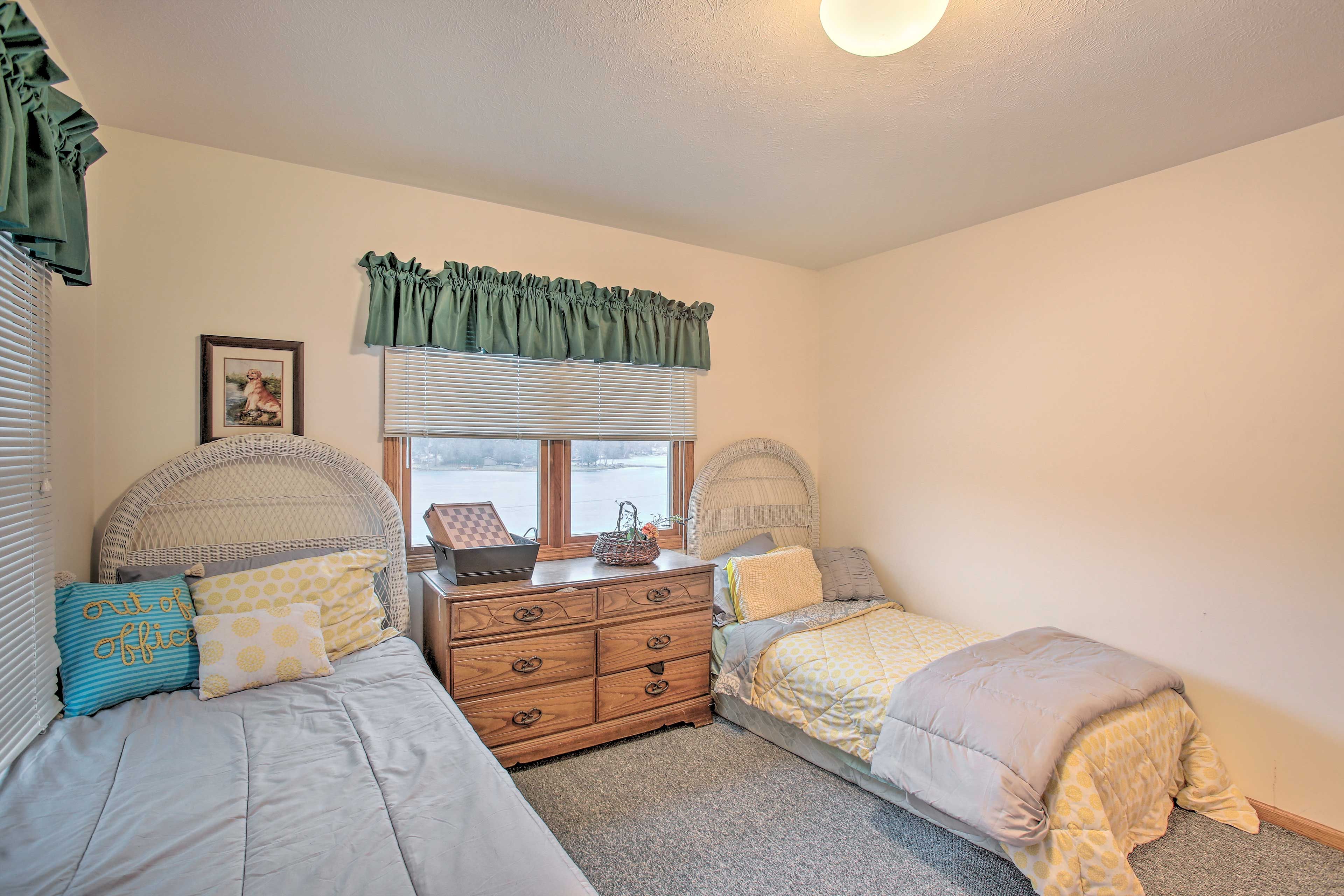 Bedroom 3 | 3rd Floor | 2 Twin Beds