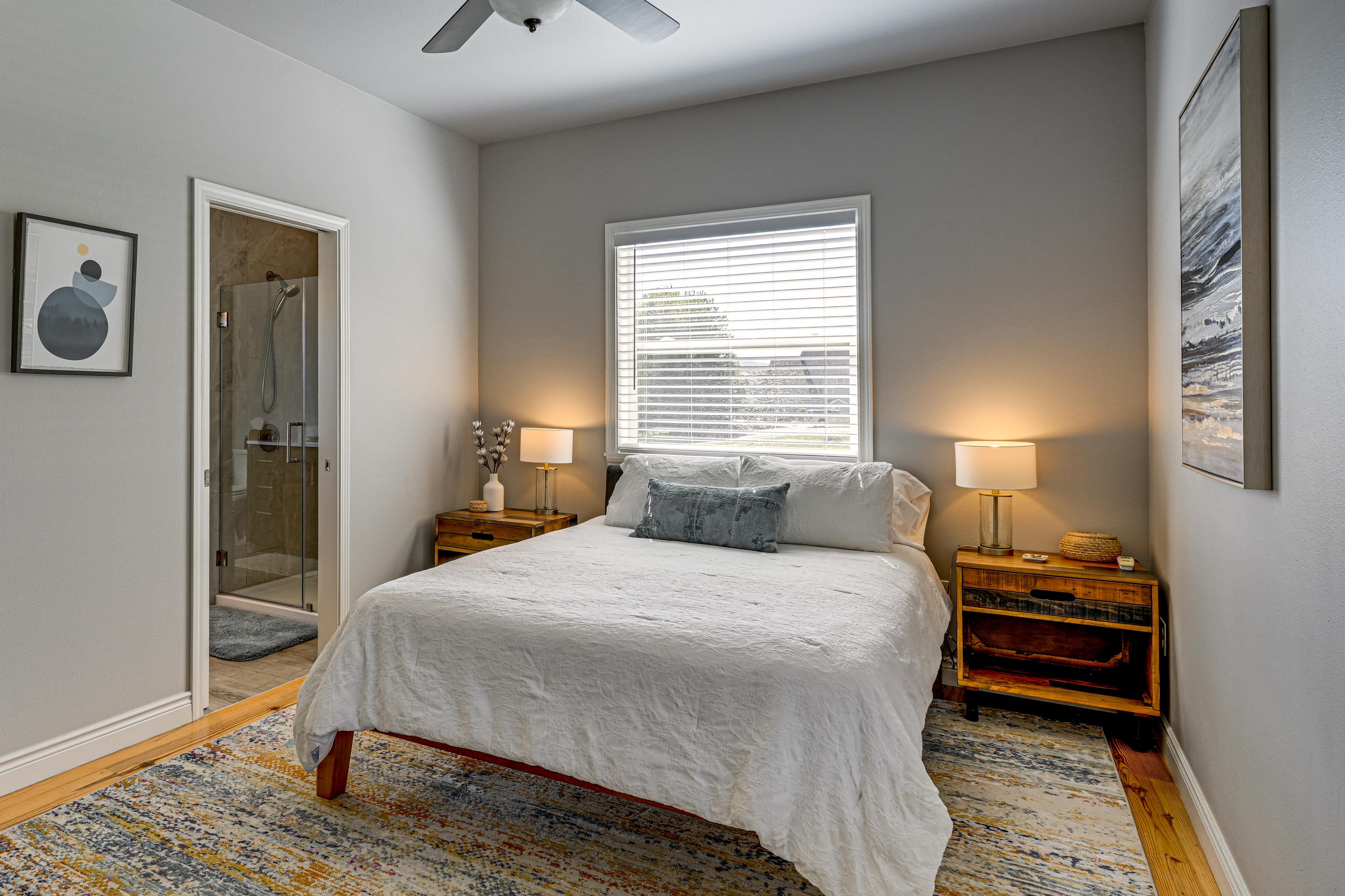 Bedroom 1 | 1st Floor | Queen Bed