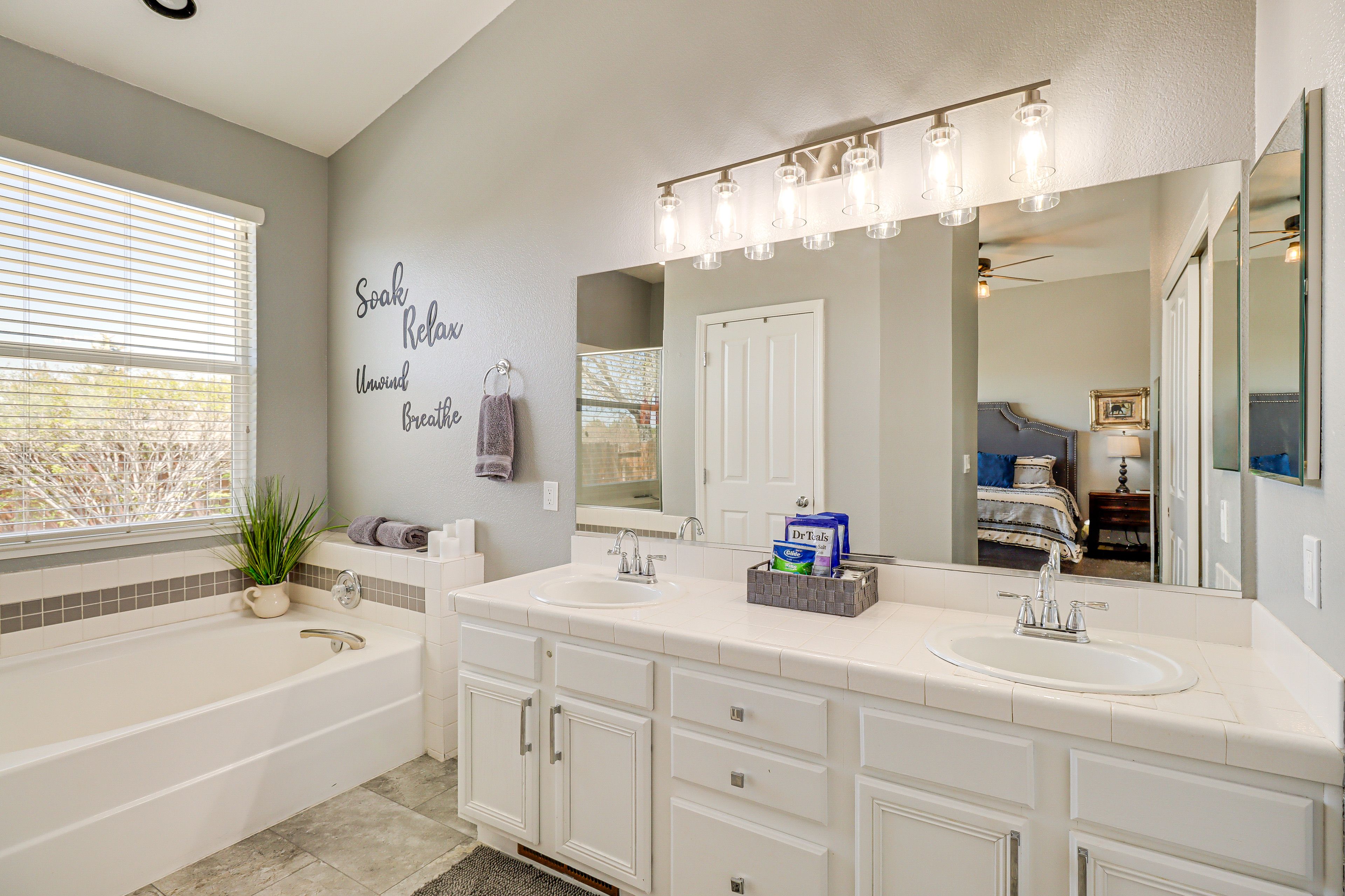 En-Suite Bathroom | Complimentary Toiletries