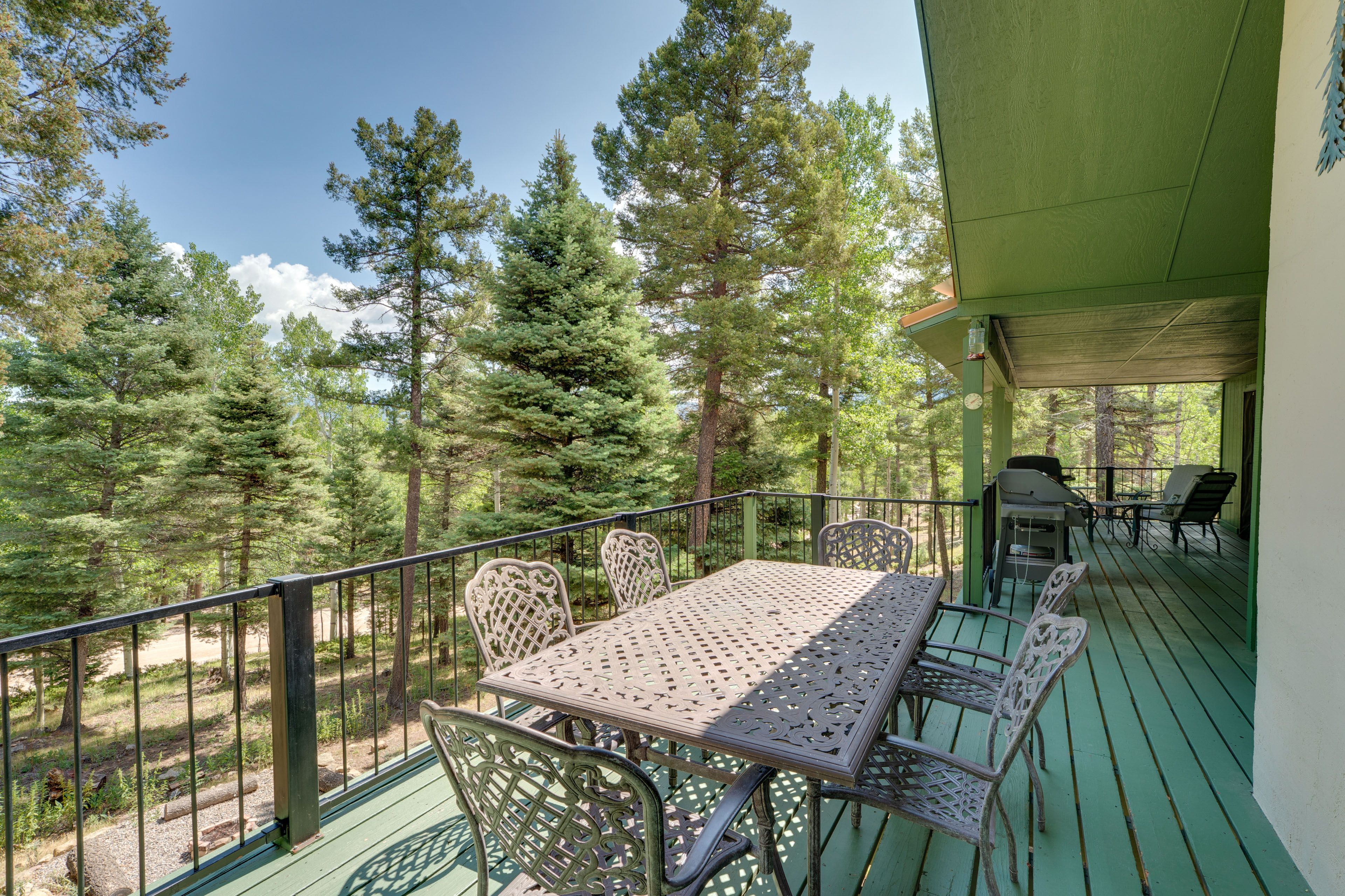 Furnished Deck | 2 Grills