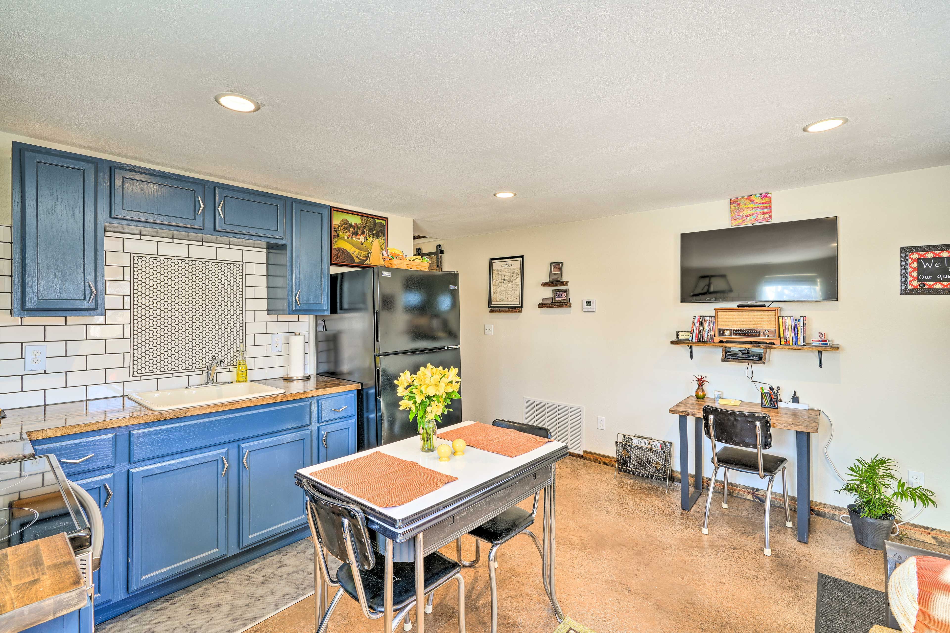 Kitchen | Dishware/Flatware Provided | Spices