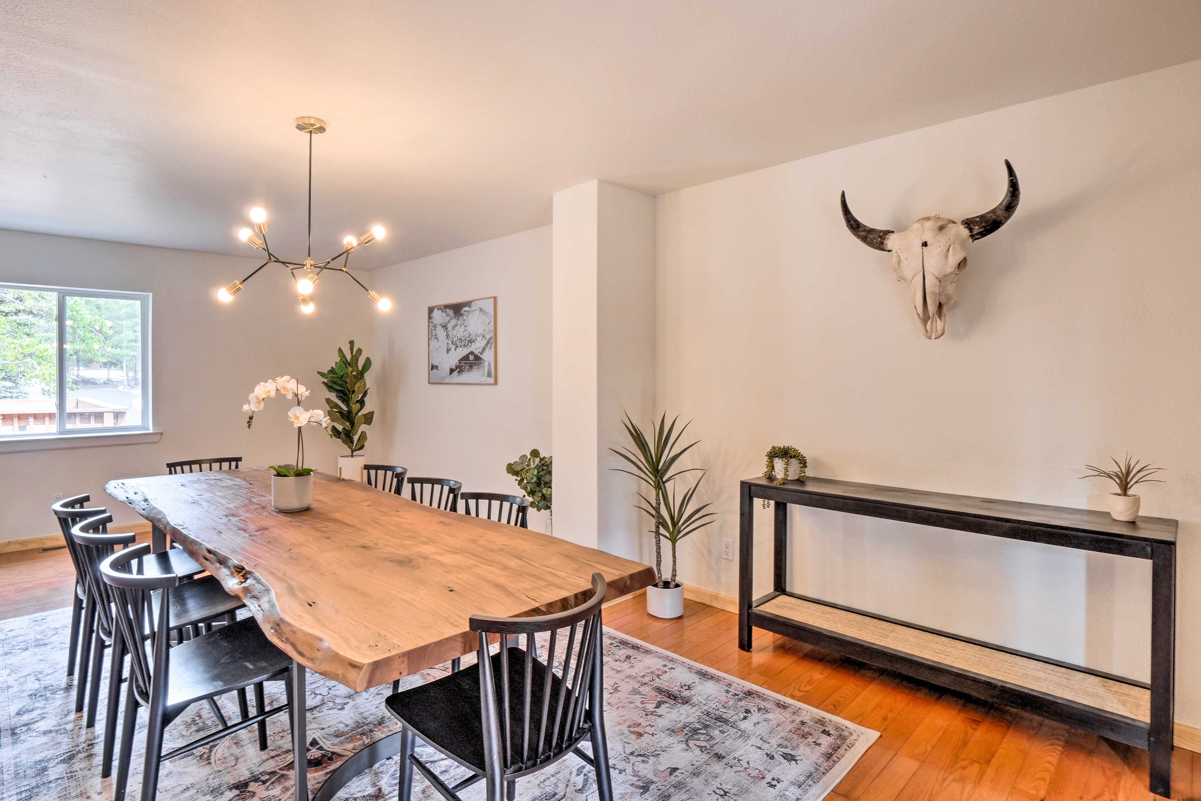 Additional Dining Area | Main Level | Dishware/Flatware