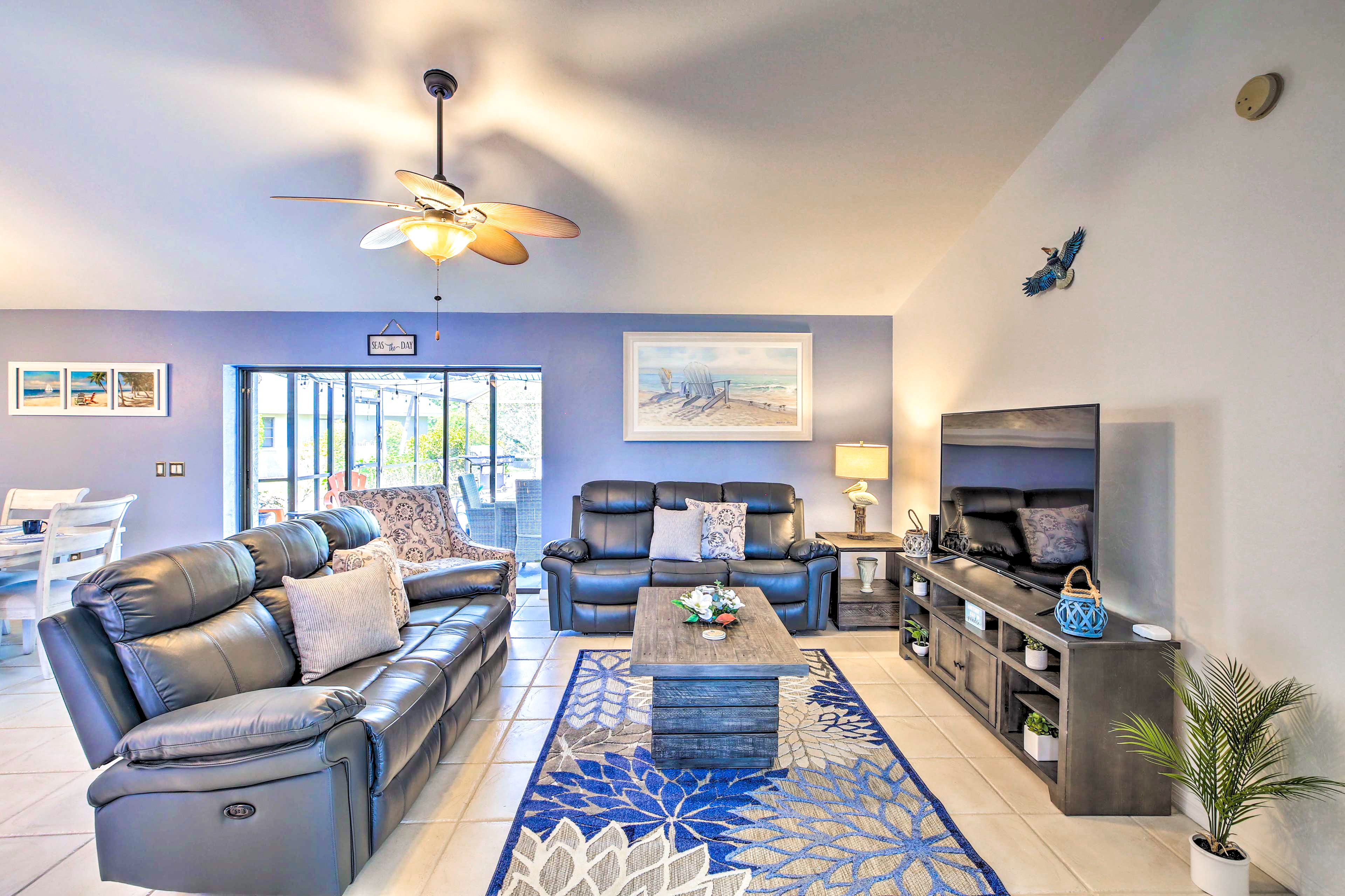 Living Room | Free WiFi