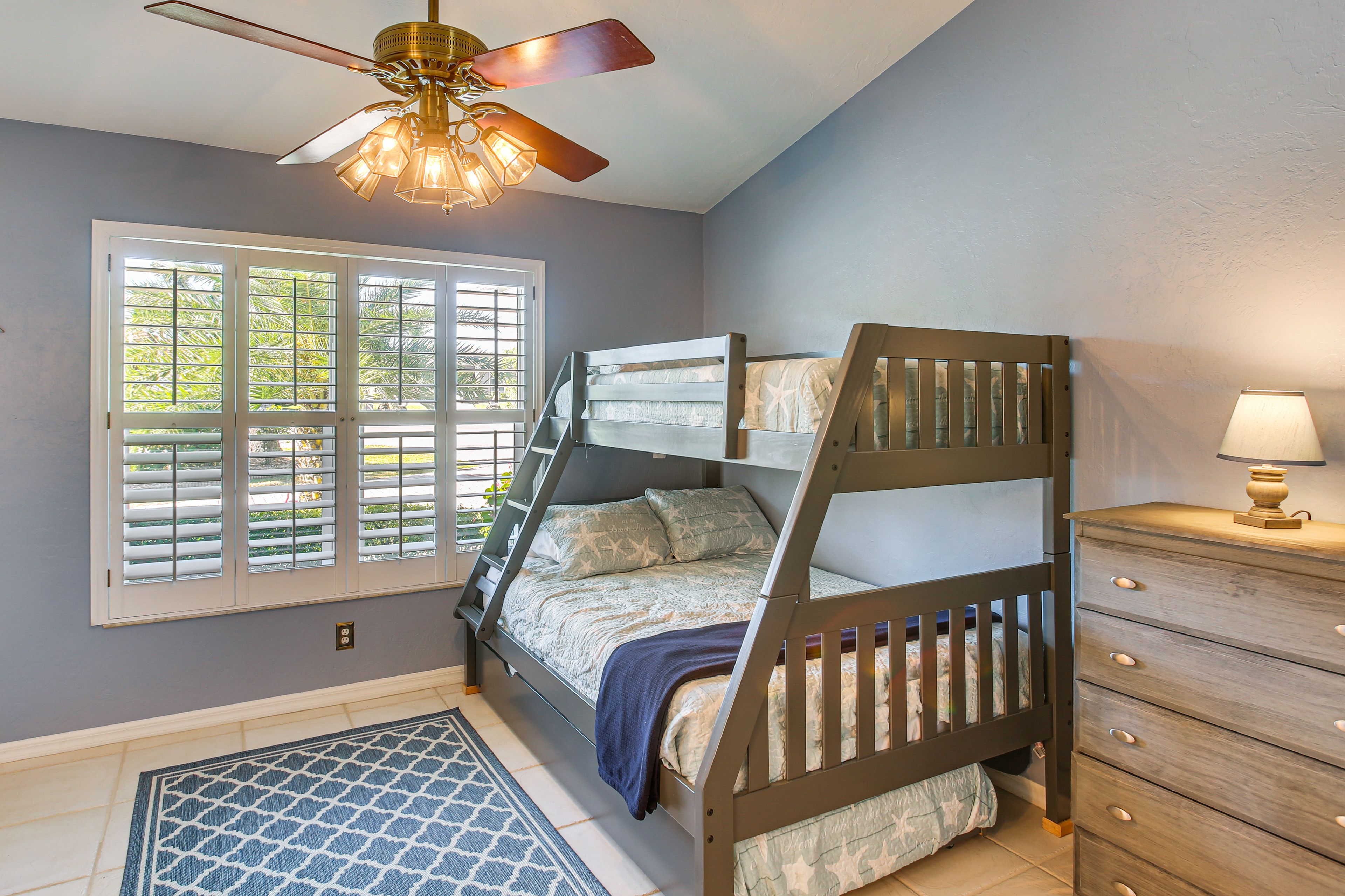 Bedroom 3 | Twin/Full Bunk Bed | Twin Trundle Bed