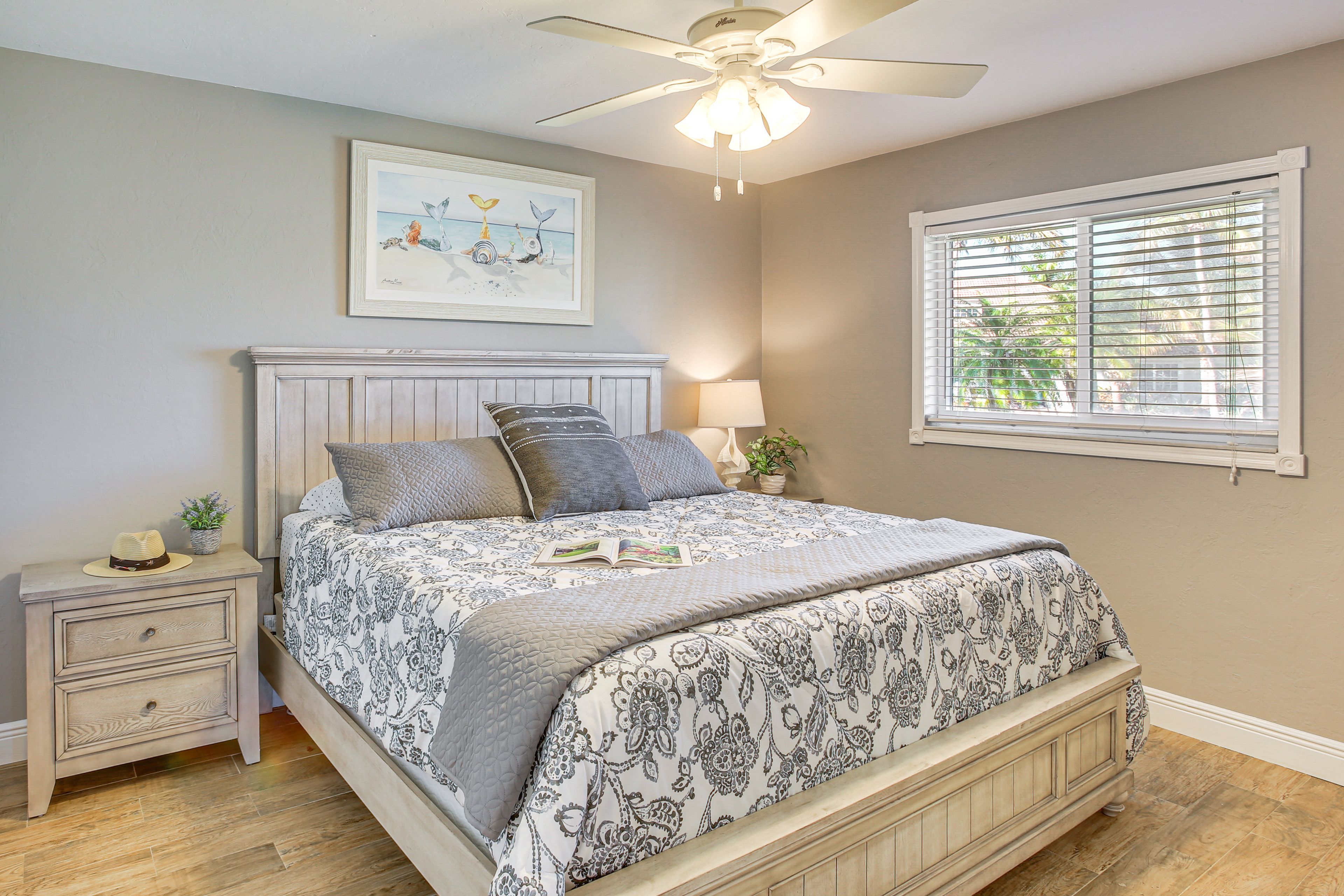 Bedroom 2 | King Bed